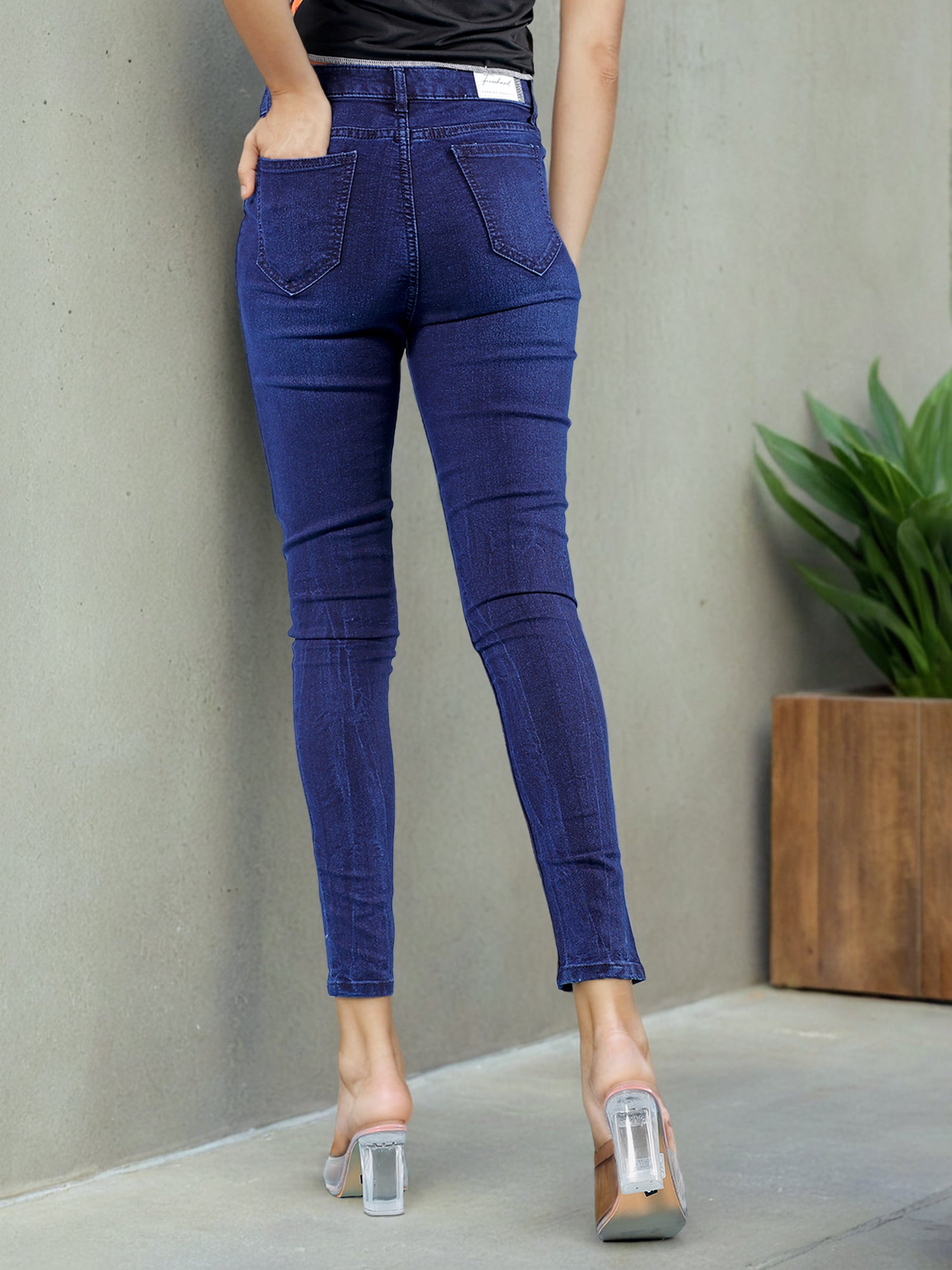 Women's Distressed Slim Fit Jeans