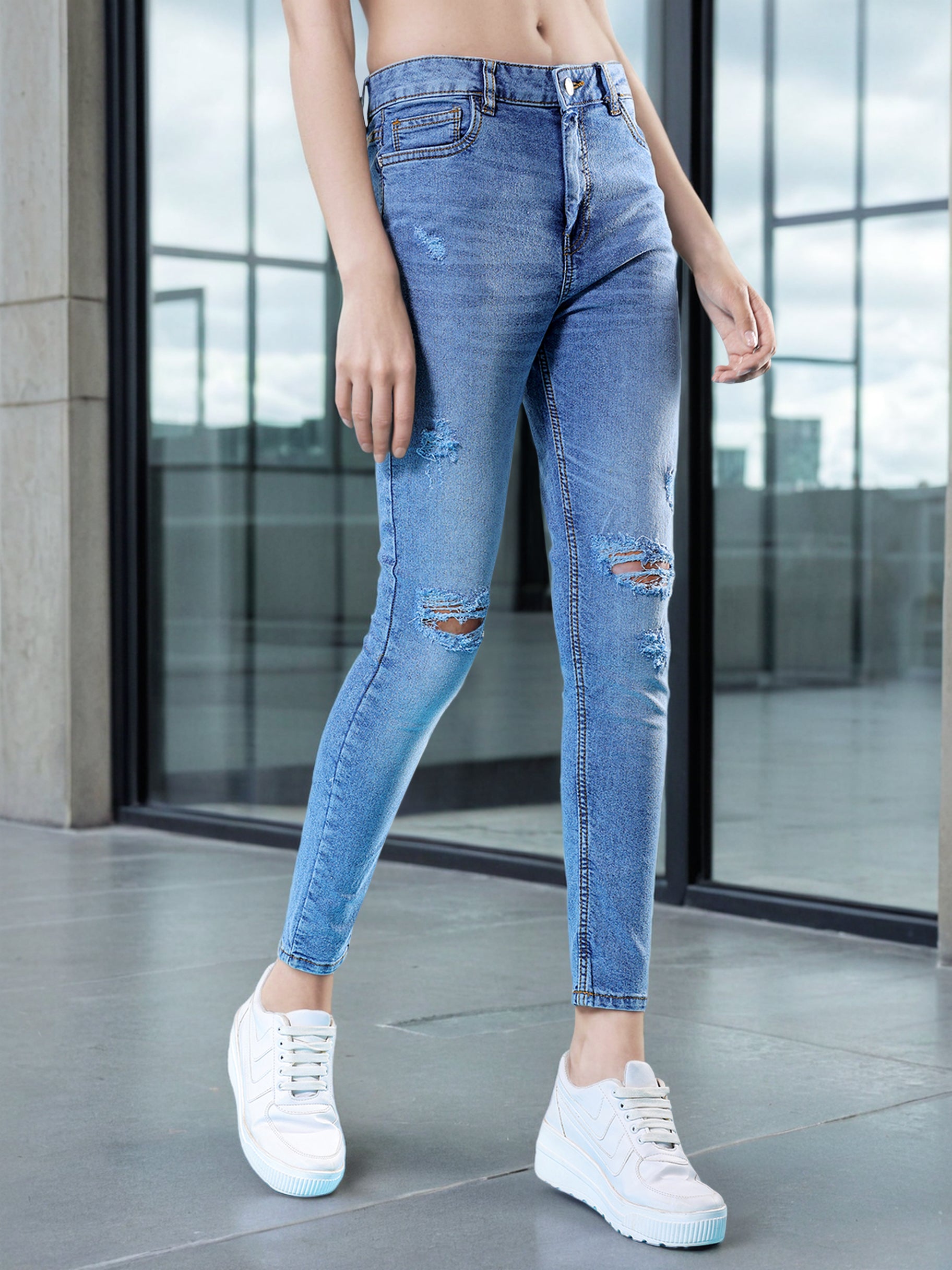 Women's Distressed Slim Fit Jeans
