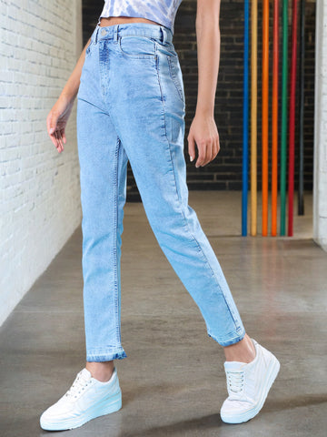Women's Light Wash Straight Fit Denim Jeans
