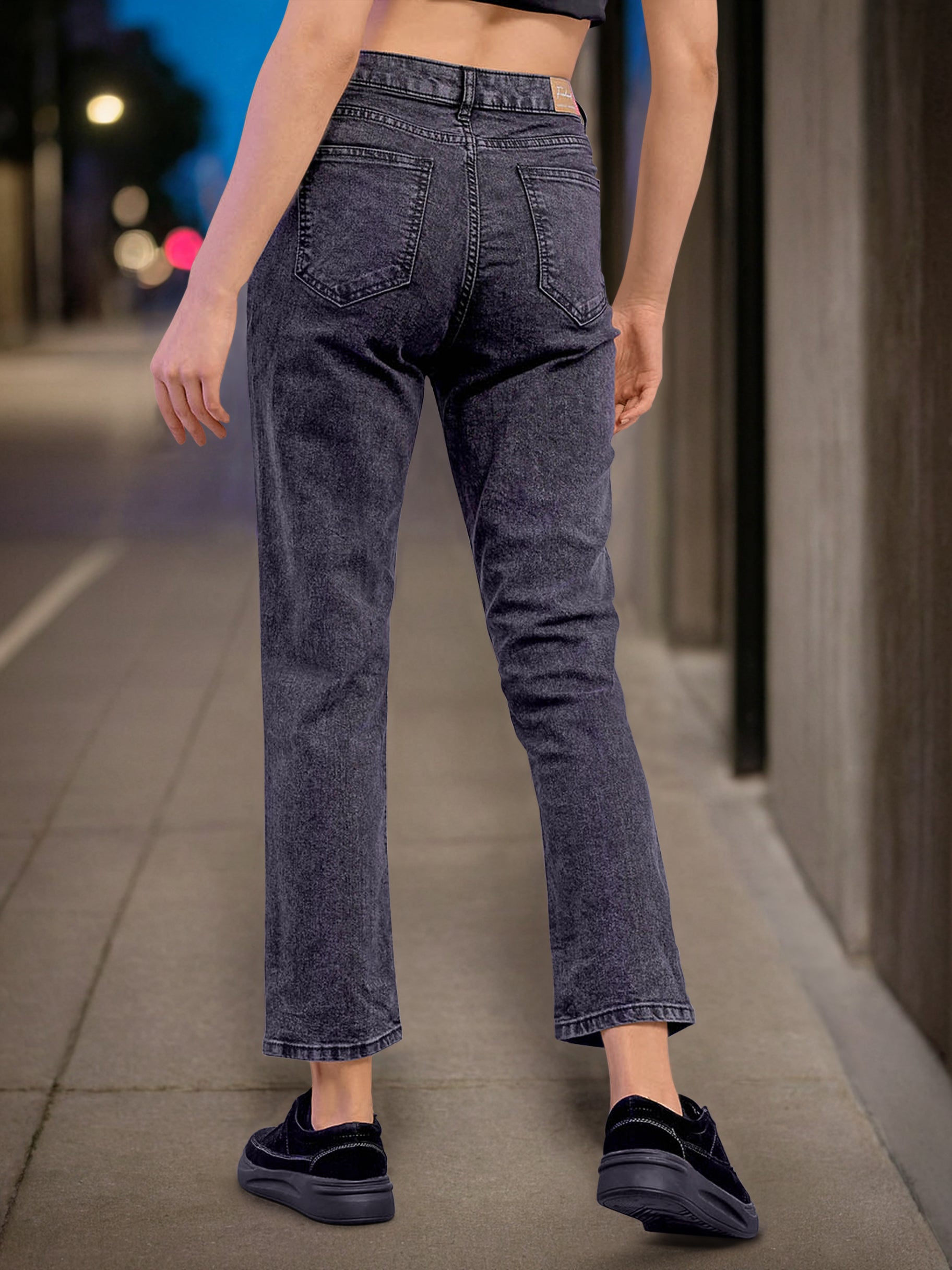 Women's Straight Fit Jeans