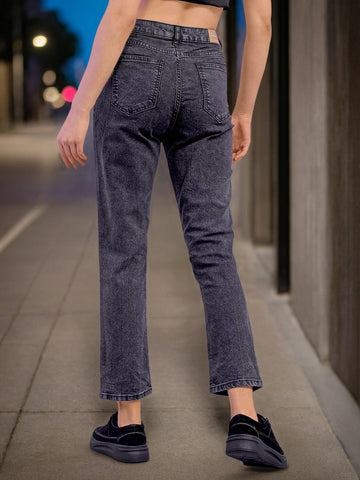 Women's Straight Fit Jeans
