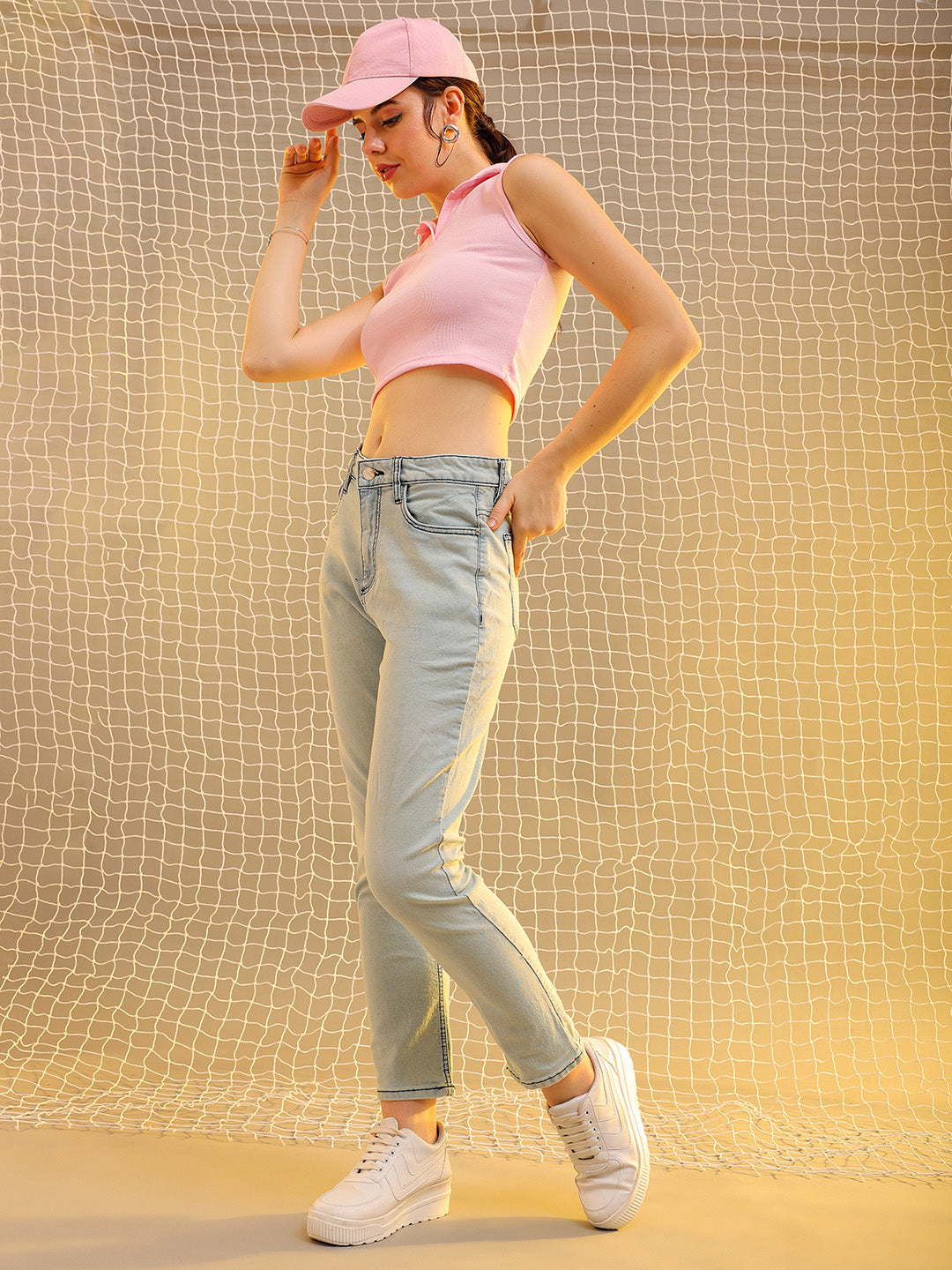 Women's Light Wash Straight Fit Denim Jeans