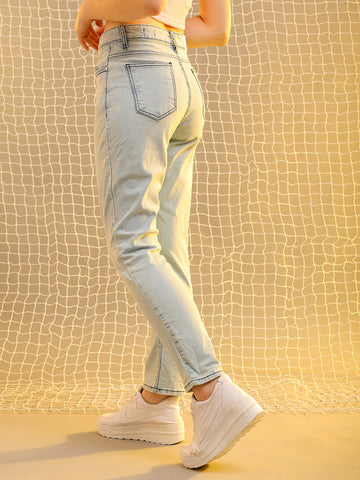 Women's Light Wash Straight Fit Denim Jeans