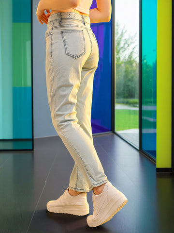 Women's Light Wash Straight Fit Denim Jeans