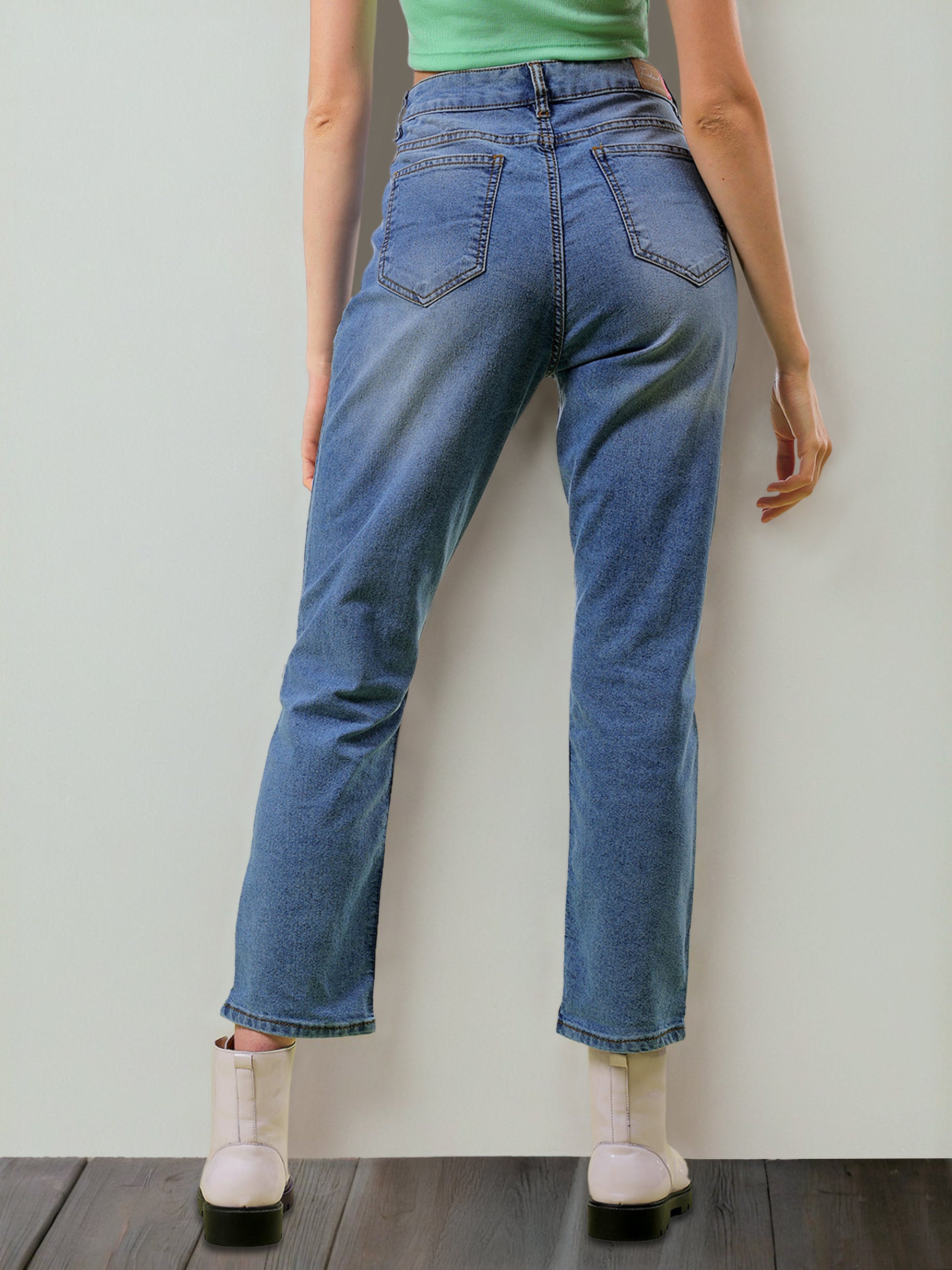 Women's Straight Fit Jeans