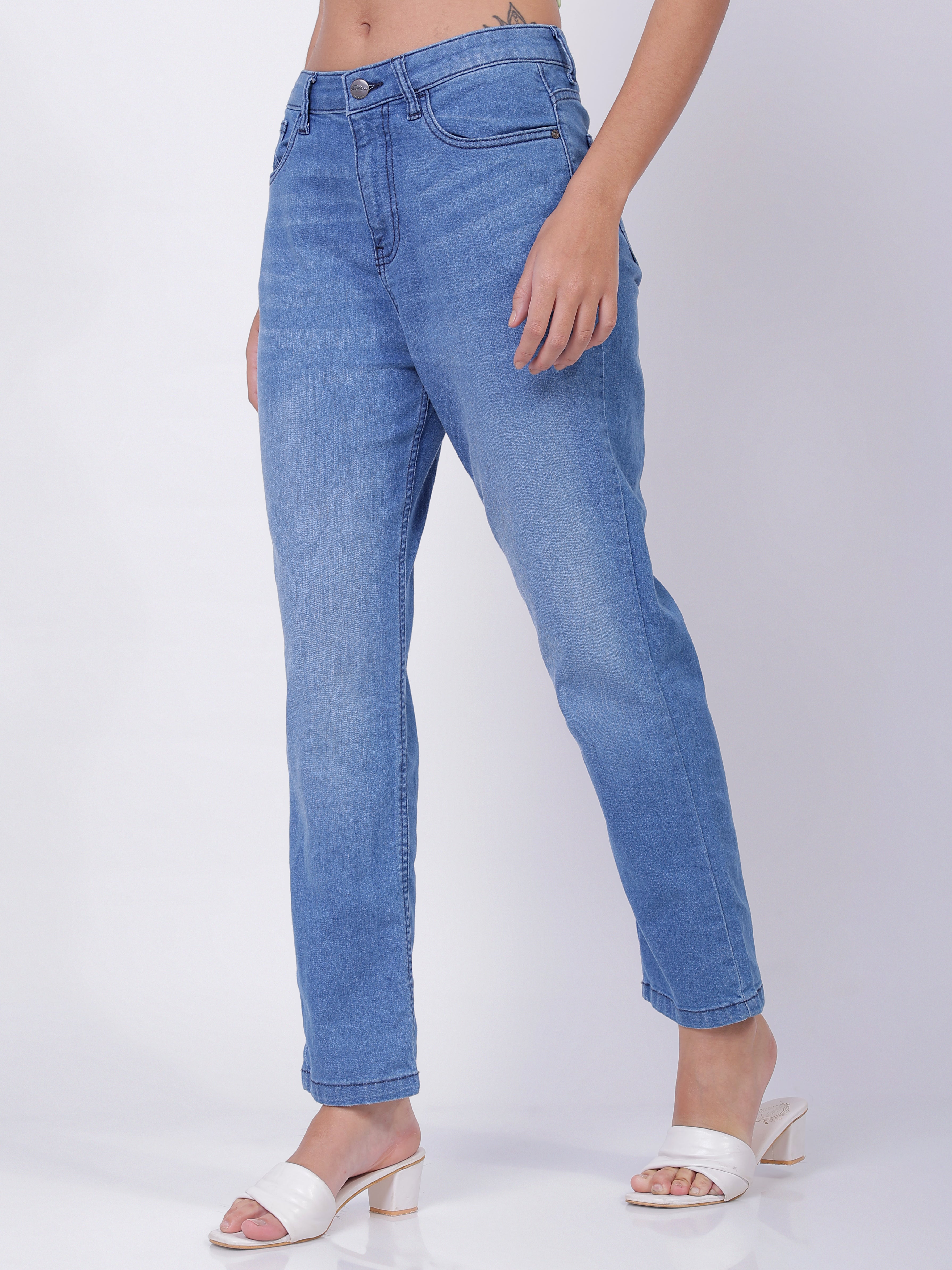 Women's Blue Straight Fit Casual Jeans