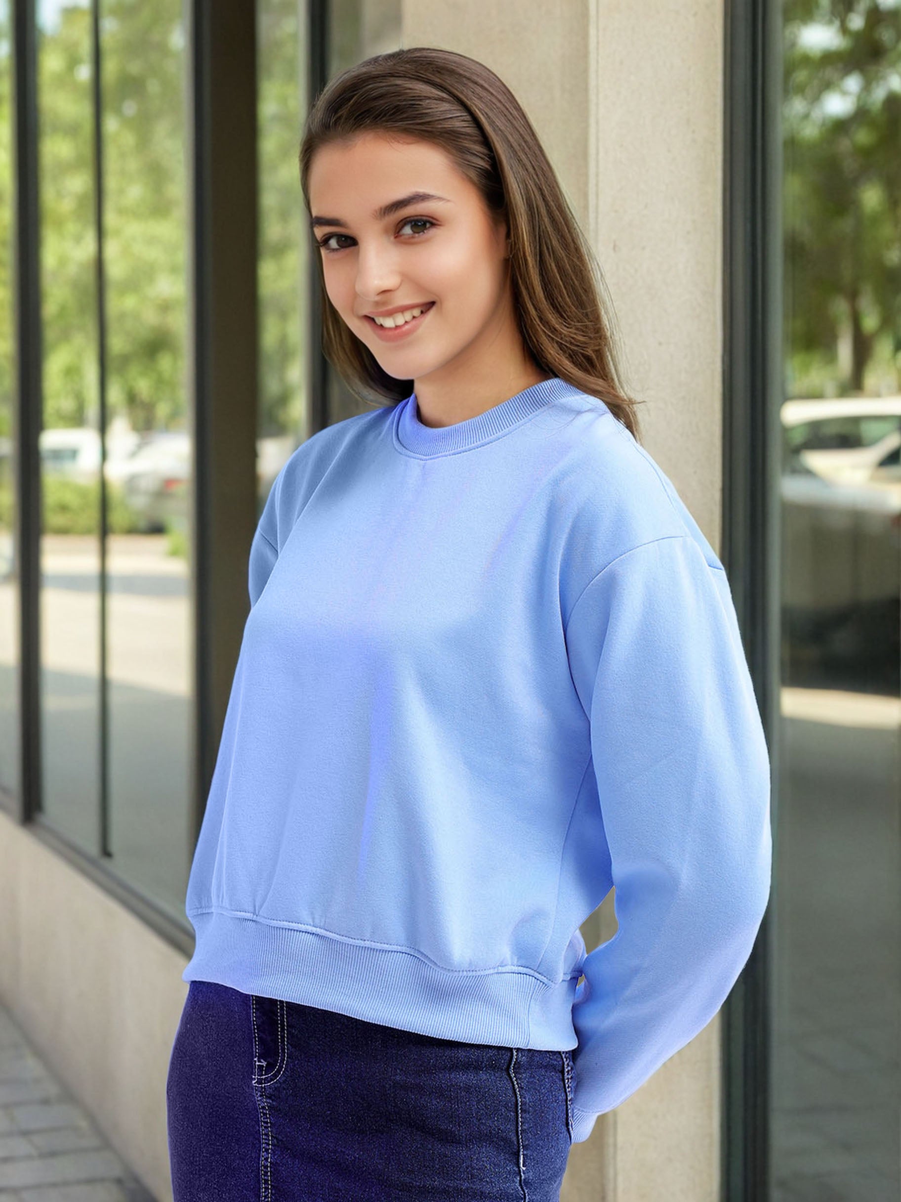 Women's Solid Regular Fit Sweatshirt