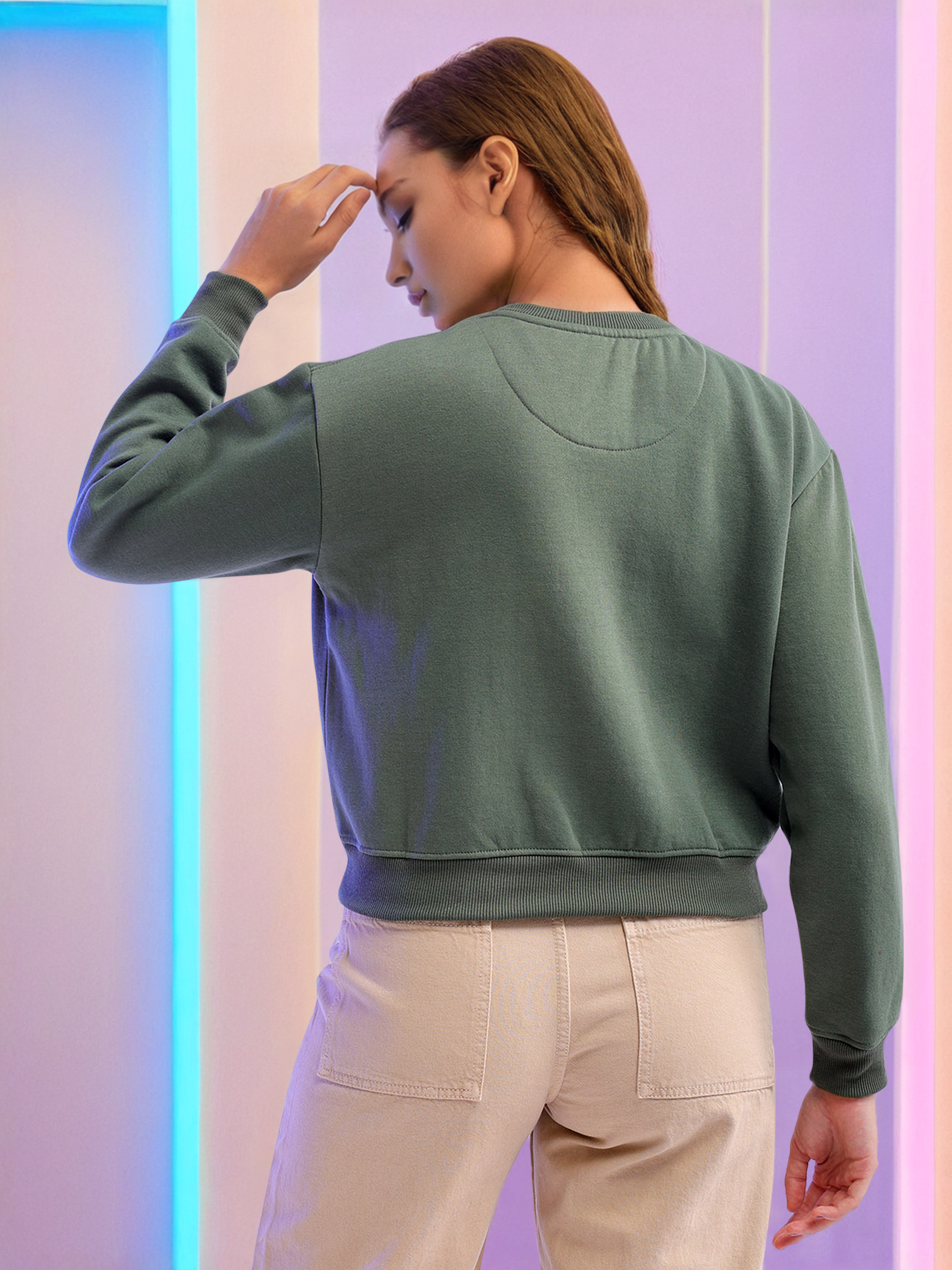 Women's Solid Regular Fit Sweatshirt