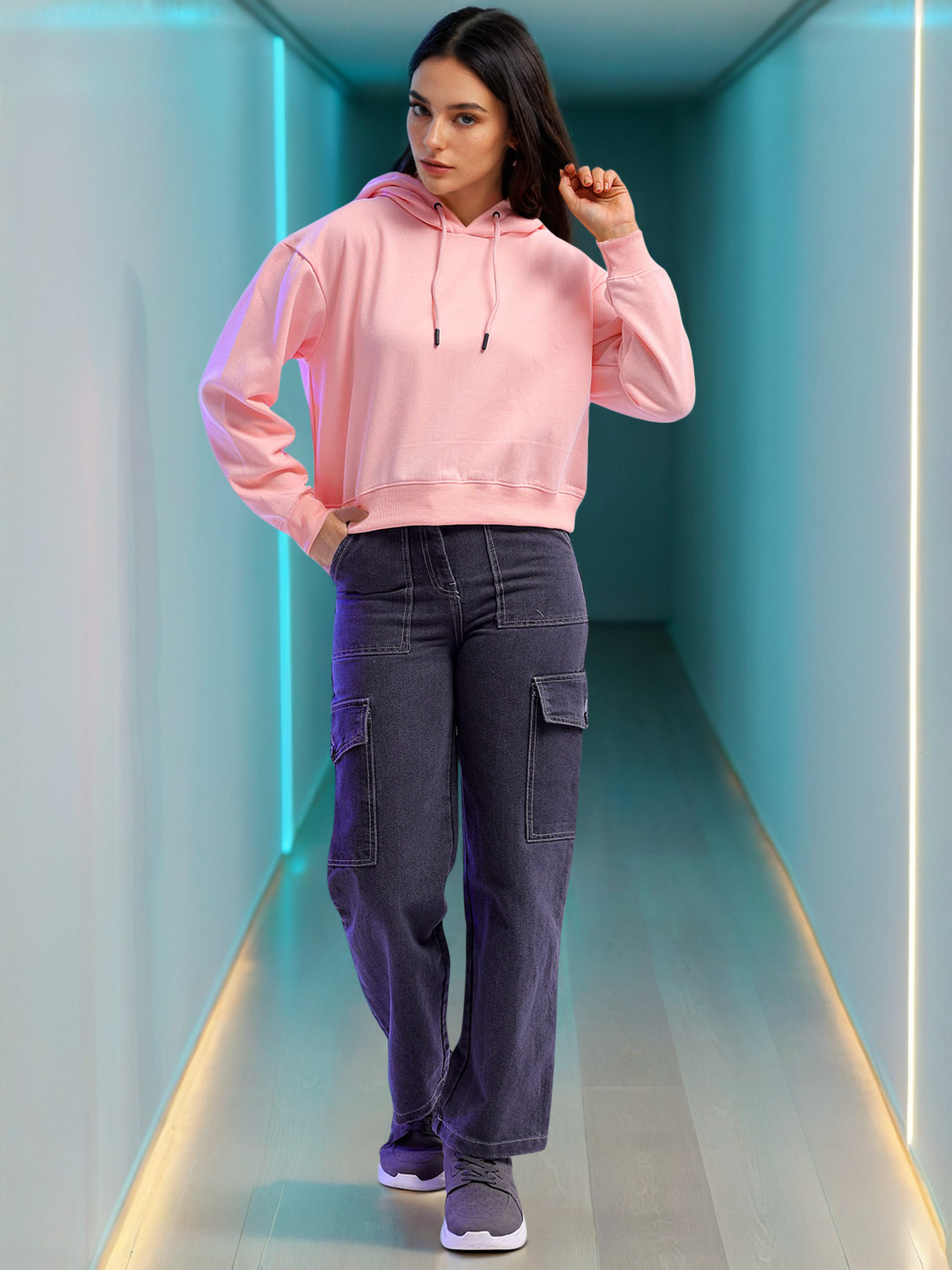 Women's Solid Regular Fit Sweatshirt