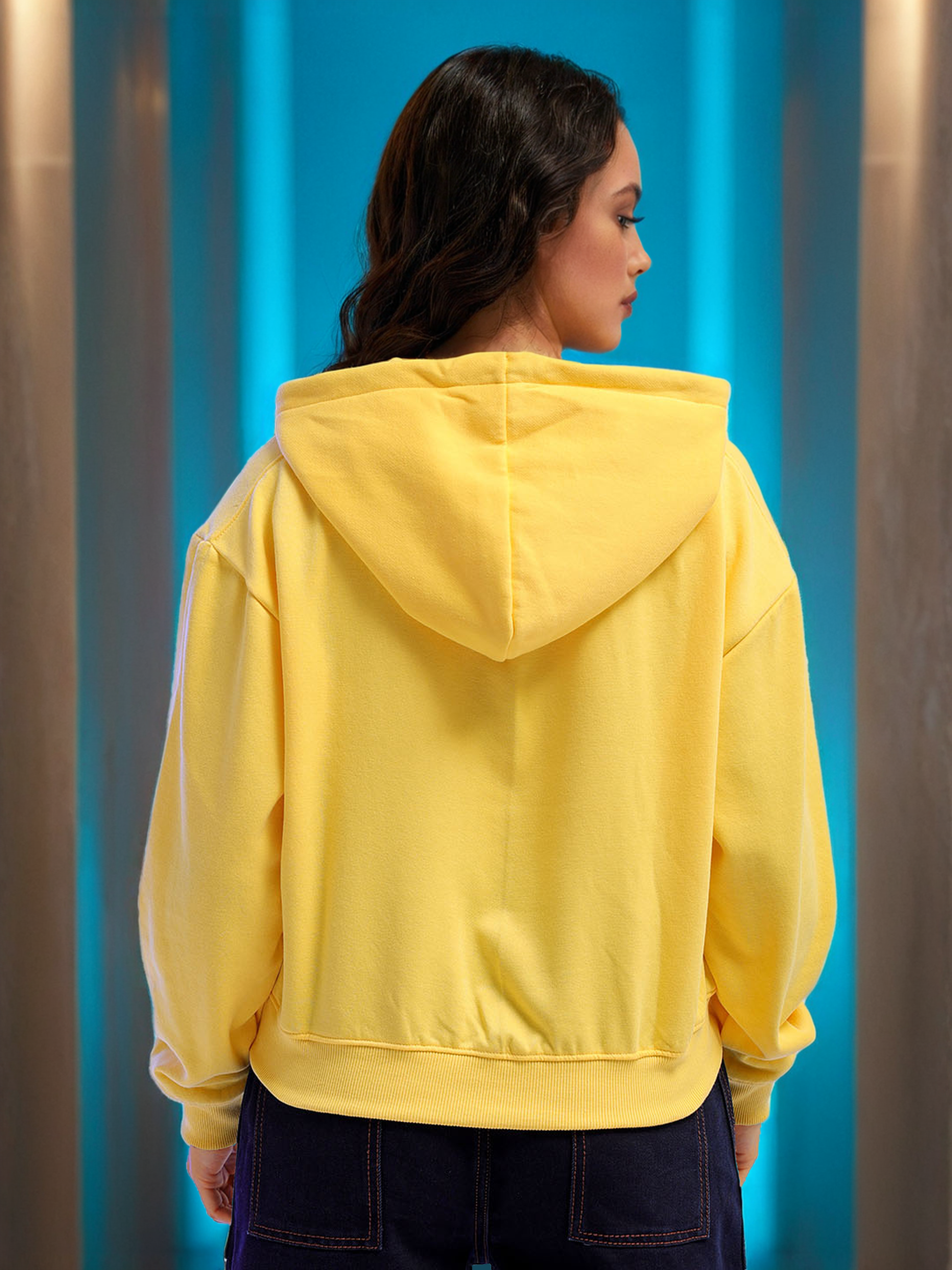 Women's Solid Regular Fit Sweatshirt