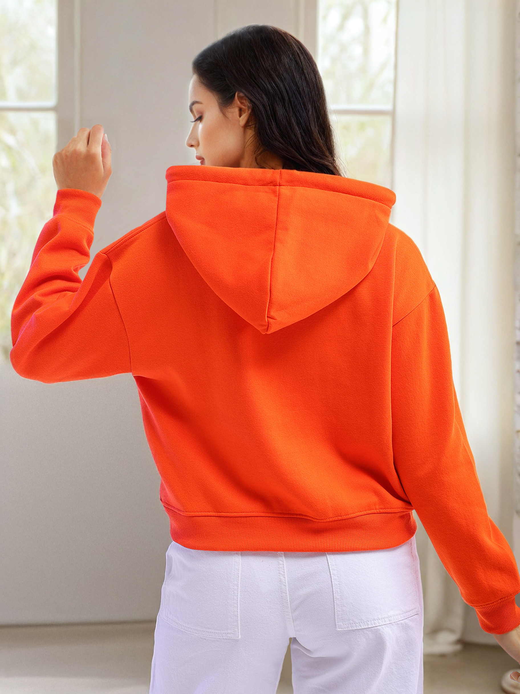 Women's Solid Regular Fit Sweatshirt
