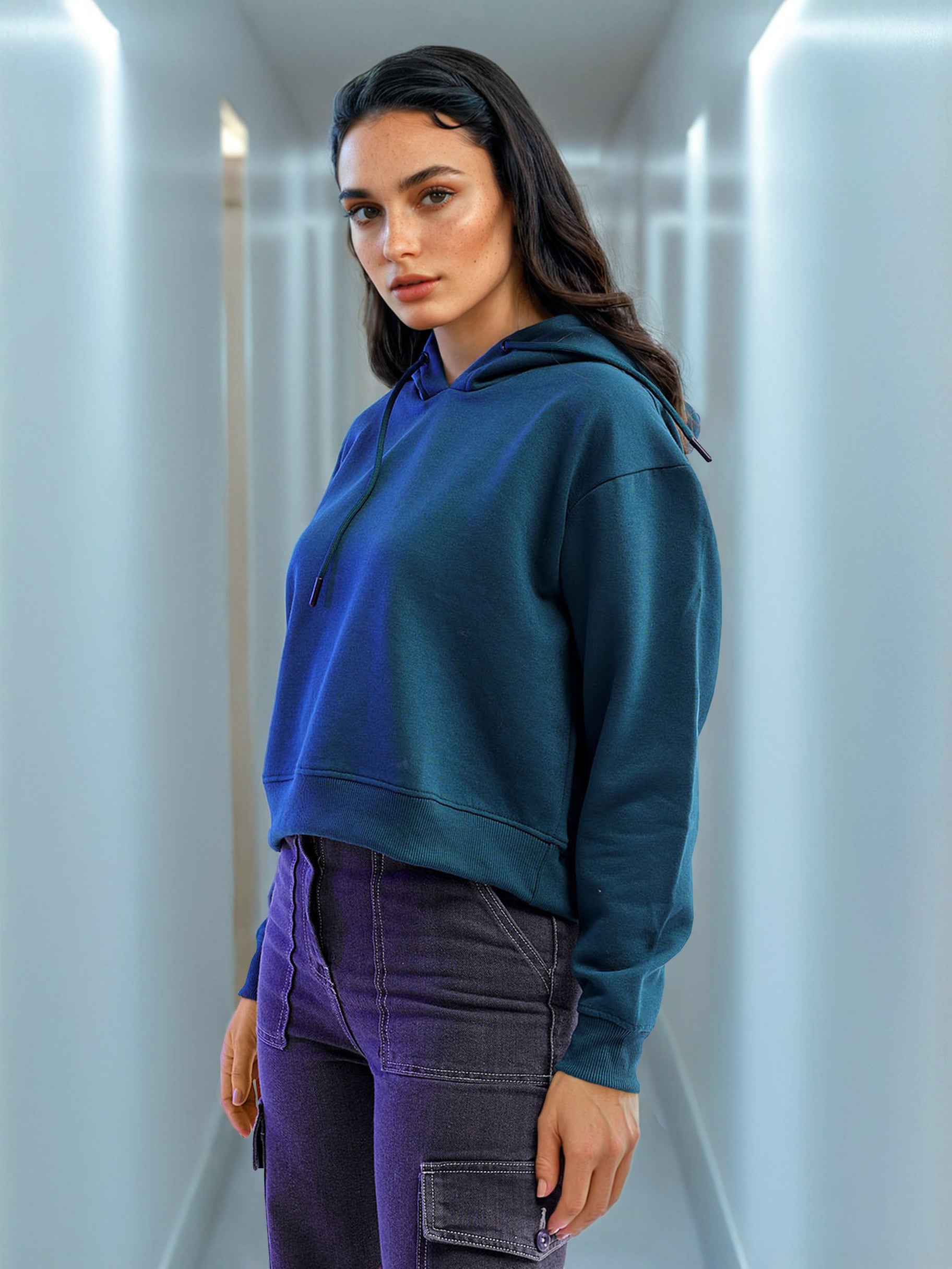 Women's Solid Regular Fit Sweatshirt