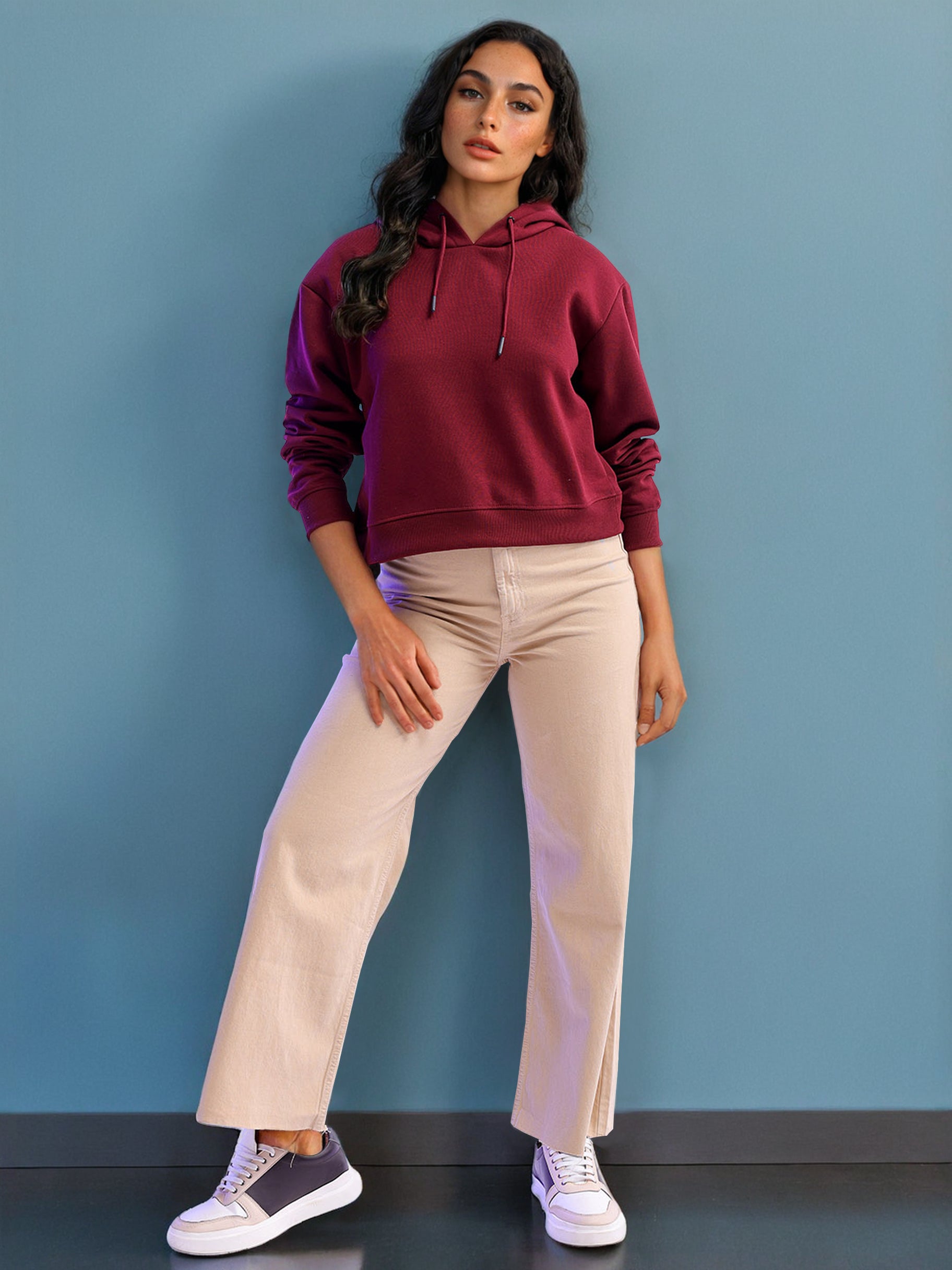 Women's Solid Regular Fit Sweatshirt