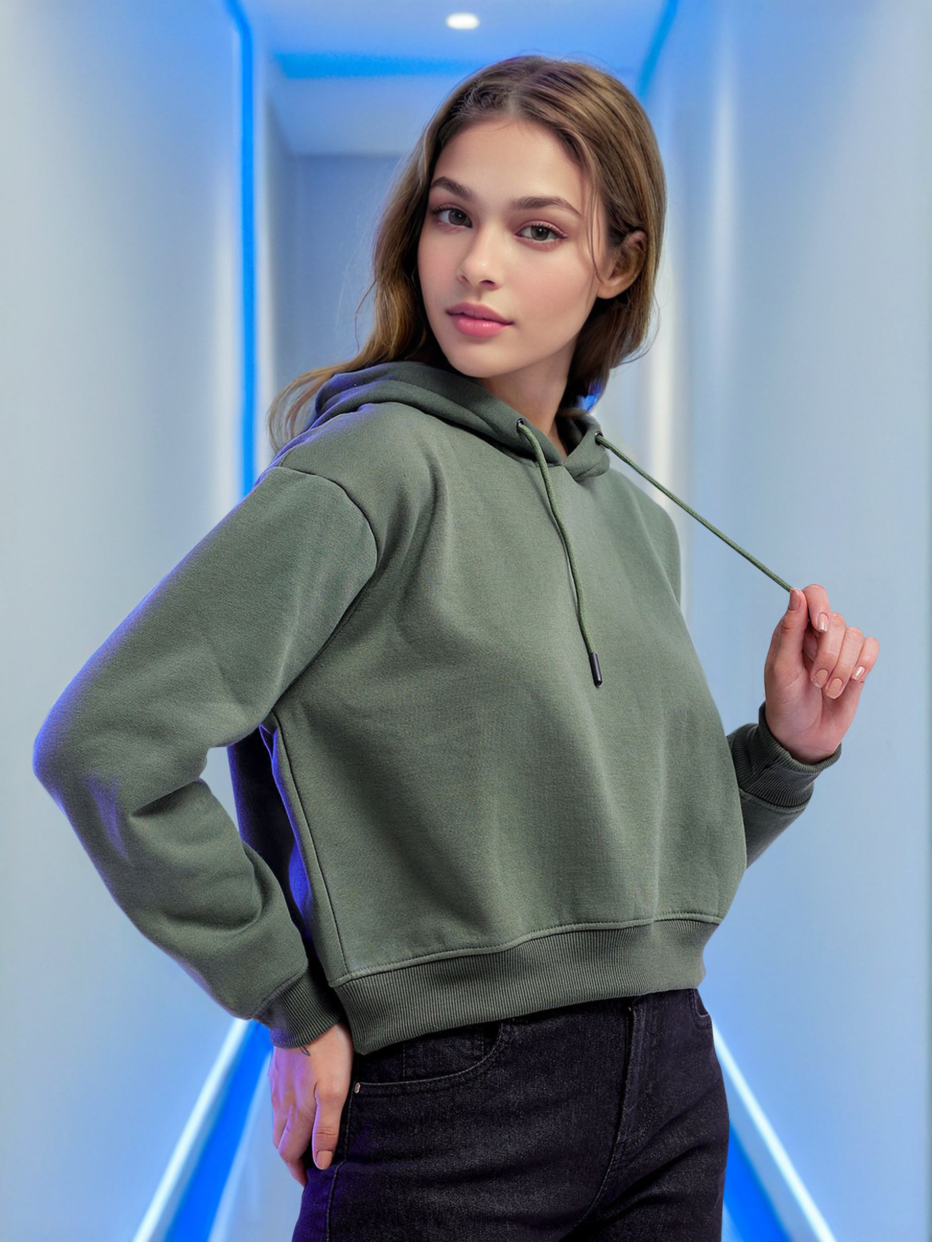 Women's Solid Regular Fit Sweatshirt