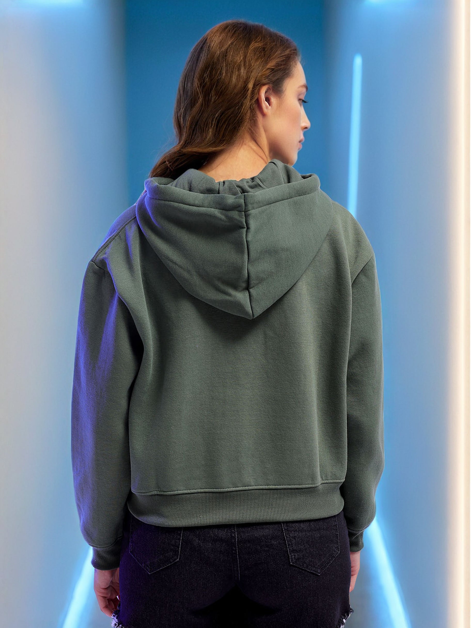 Women's Solid Regular Fit Sweatshirt