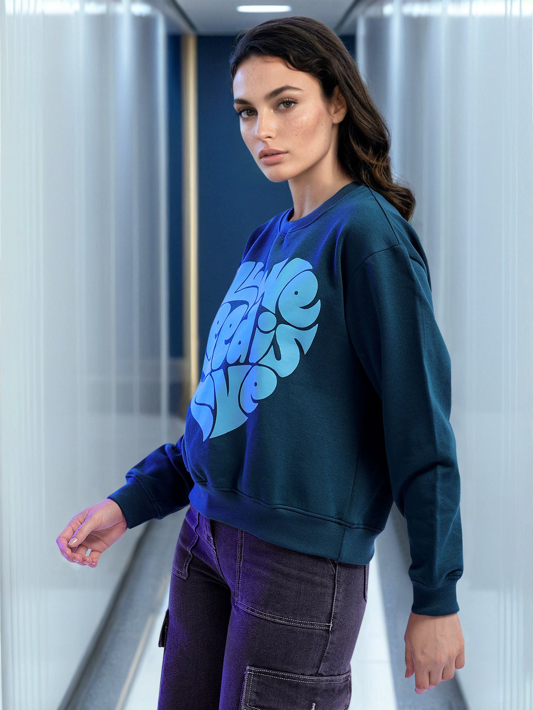 Women's Solid Regular Fit Sweatshirt