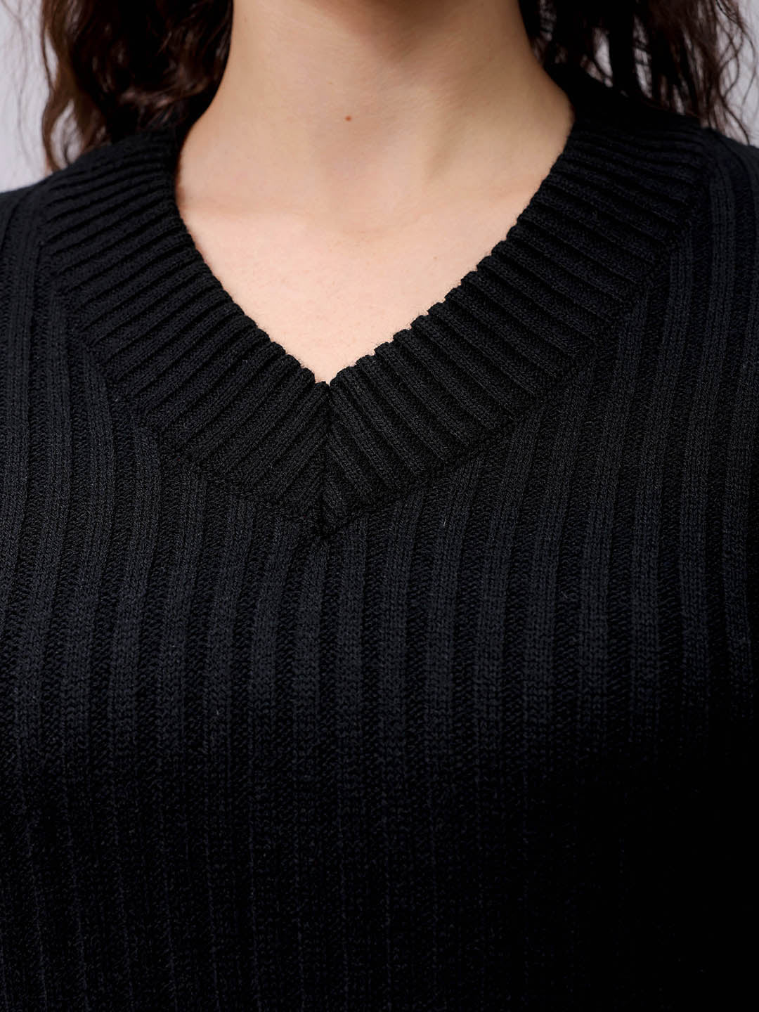 Women's Black Boxy Fit Solid Sweater