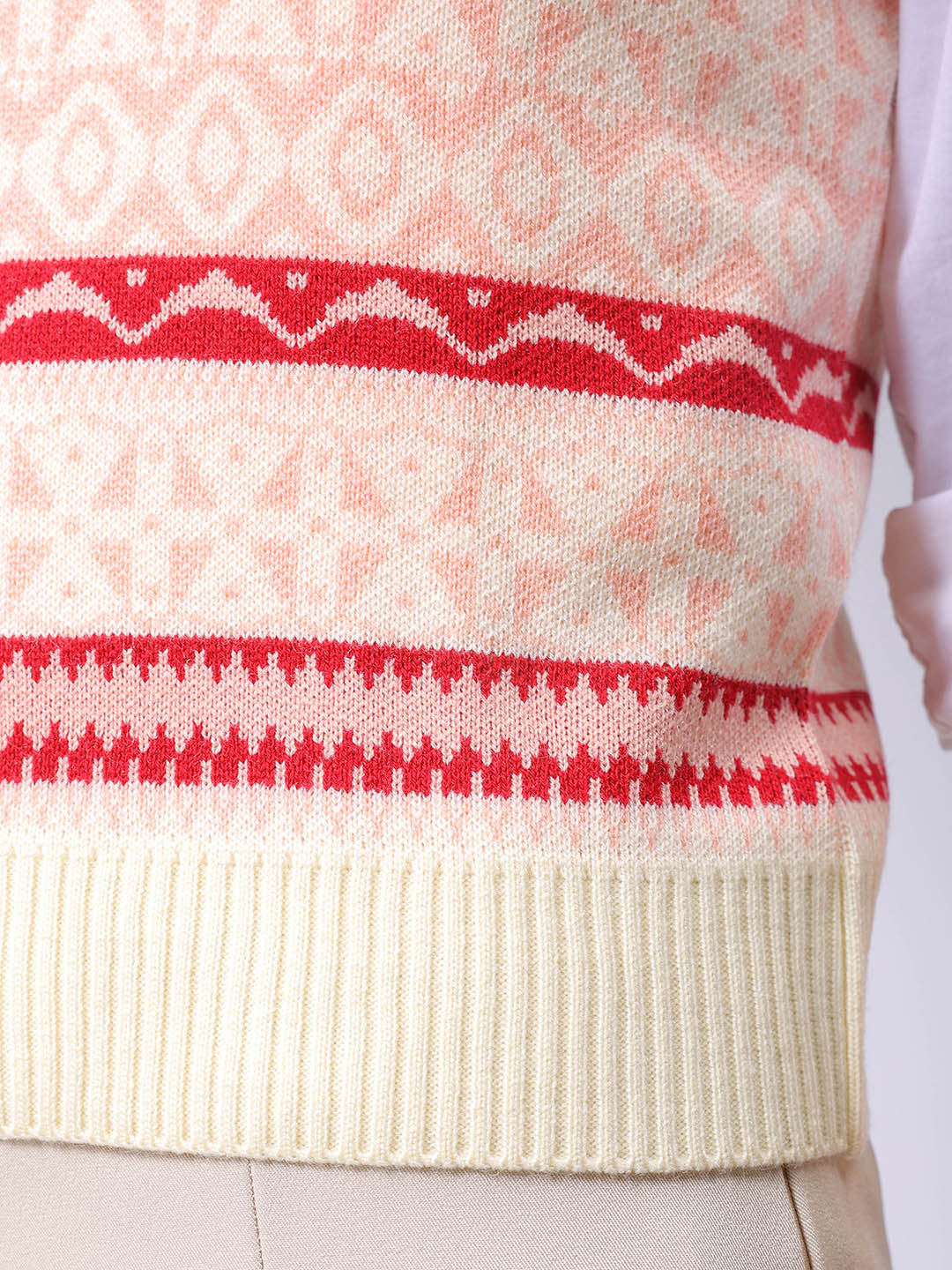 Women's Off White Fitted Geometric Print Sweater