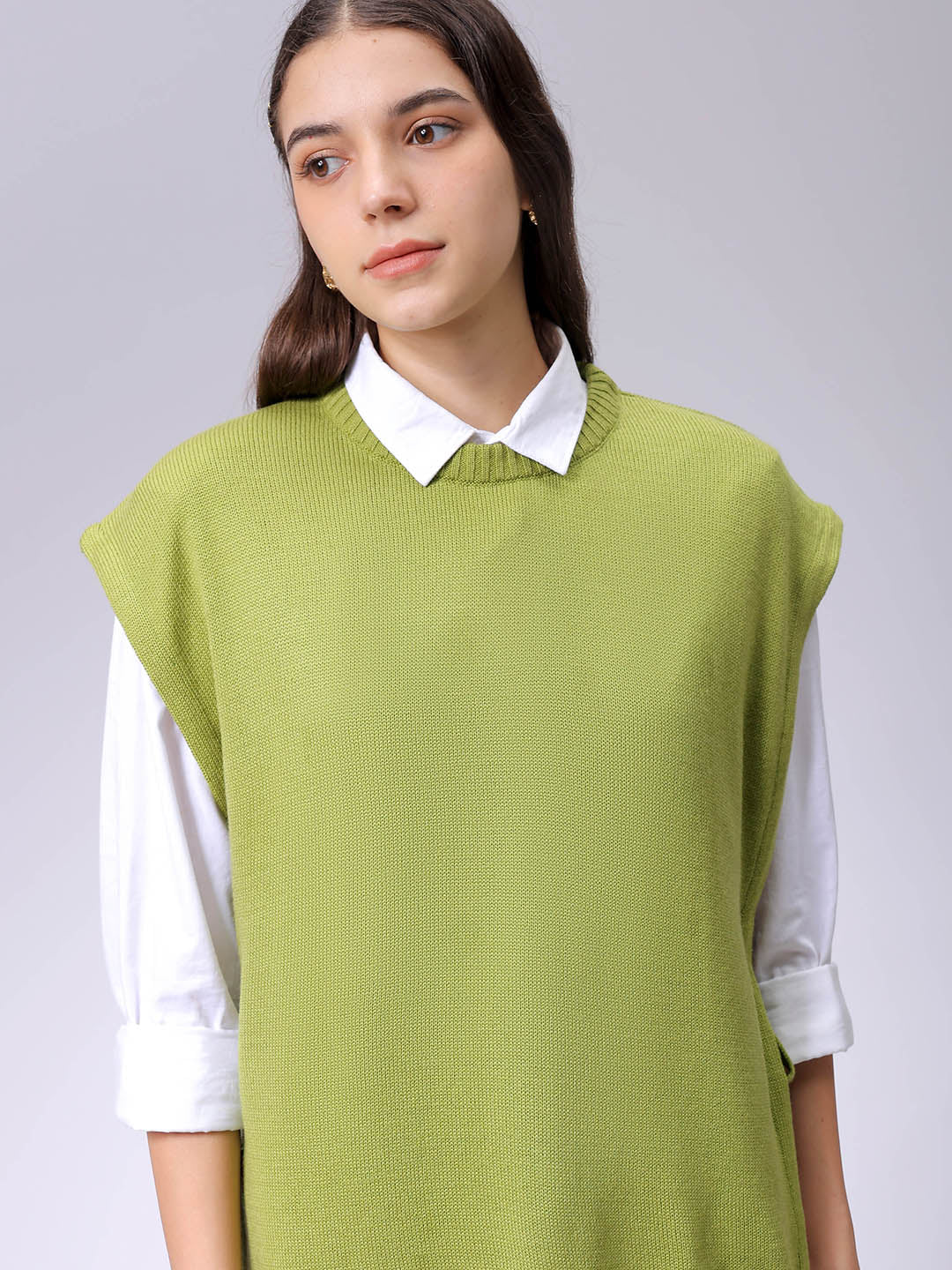 Women's Green Loose Fit Solid Sweater