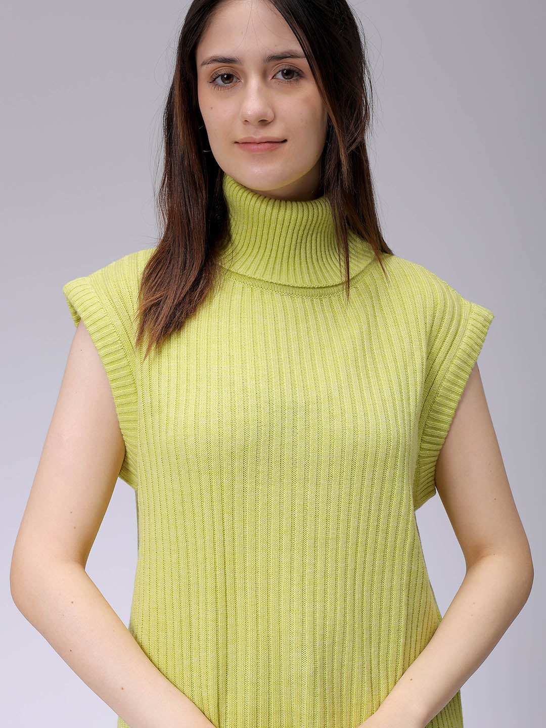 Women's Green Loose Fit Solid Sweater