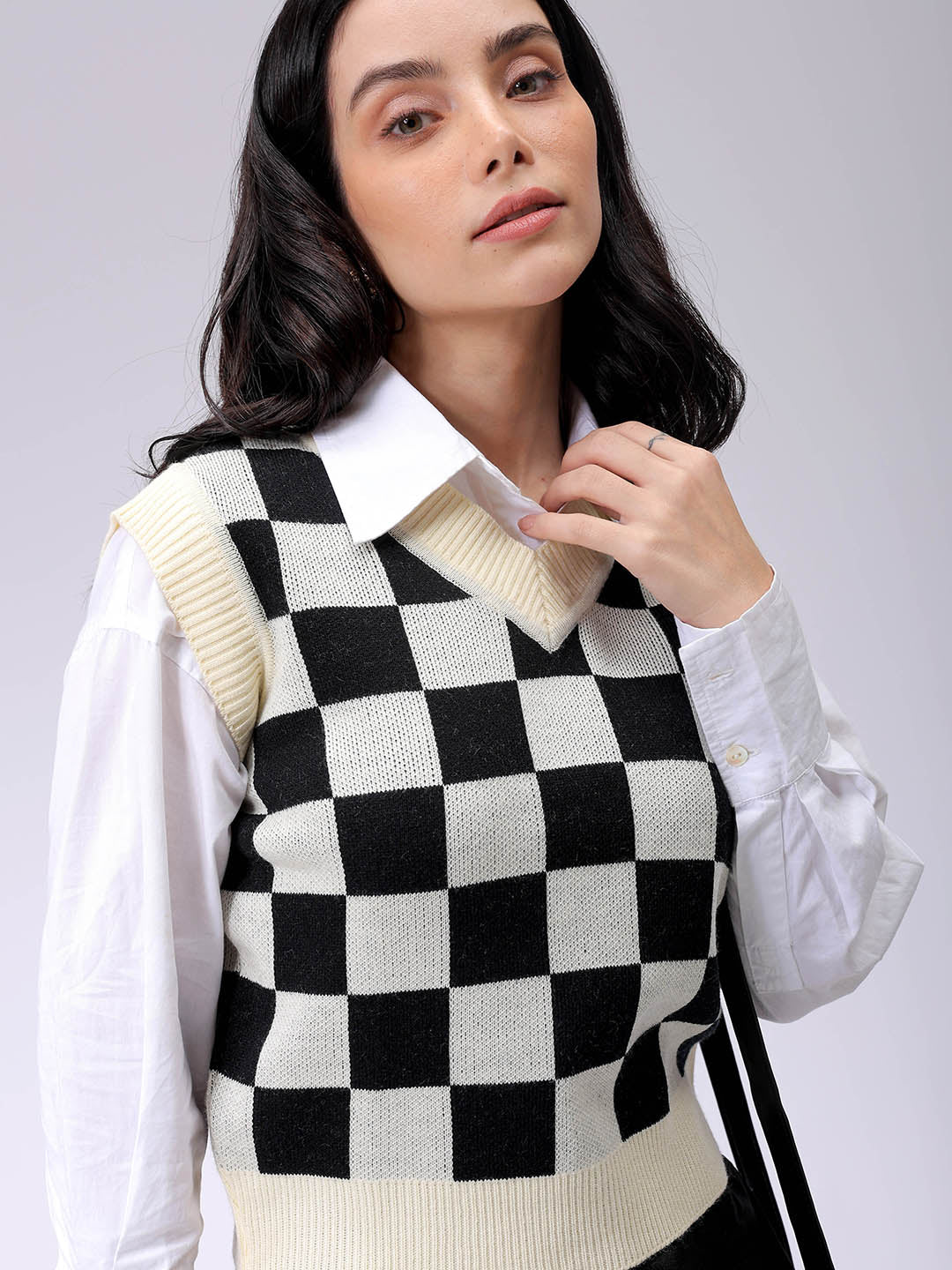 Women's Loose Fit Checked V-Neck Sweater