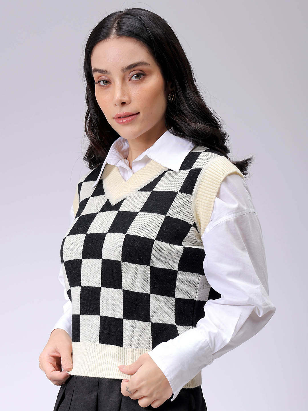Women's Loose Fit Checked V-Neck Sweater