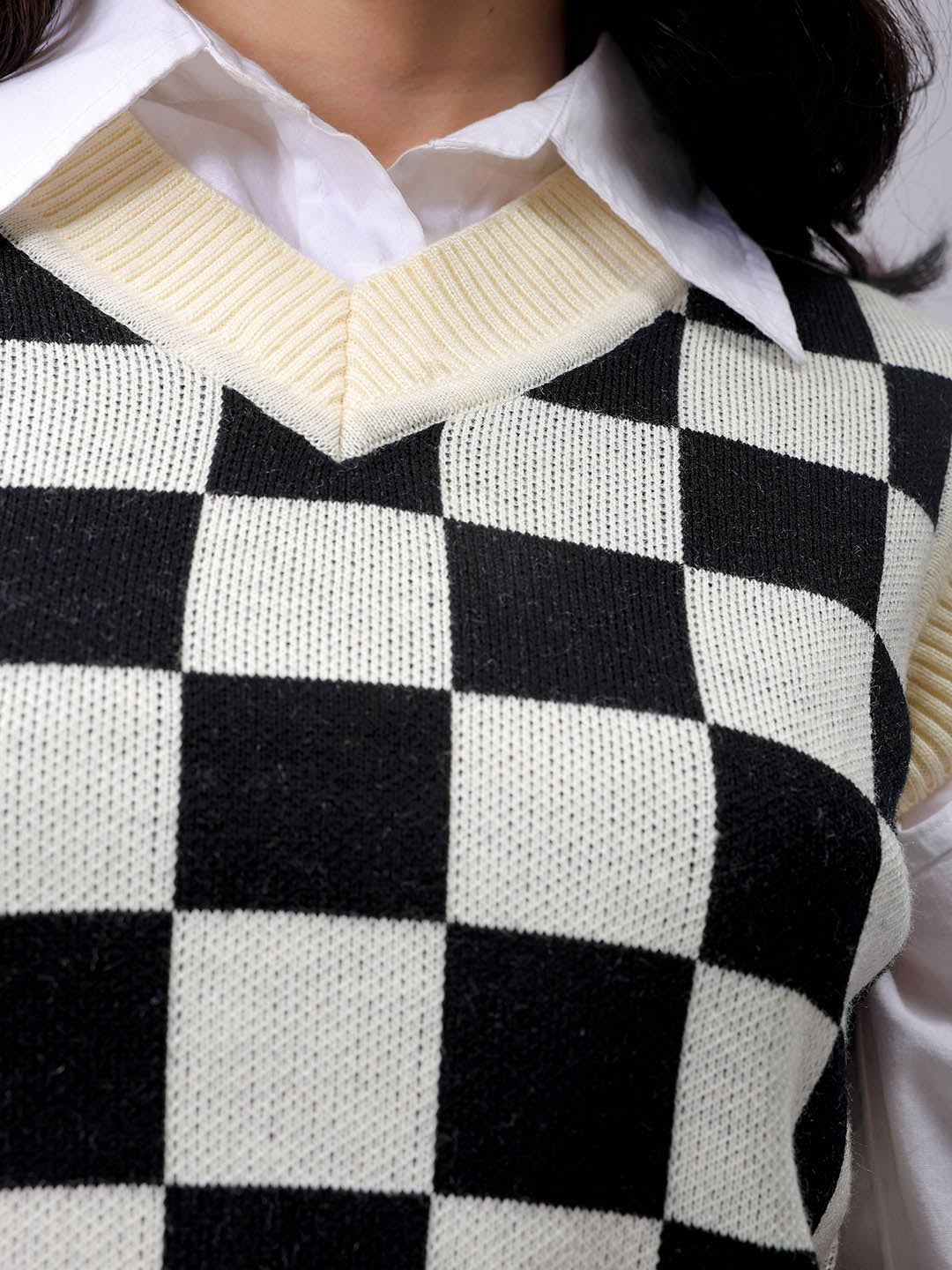 Women's Loose Fit Checked V-Neck Sweater