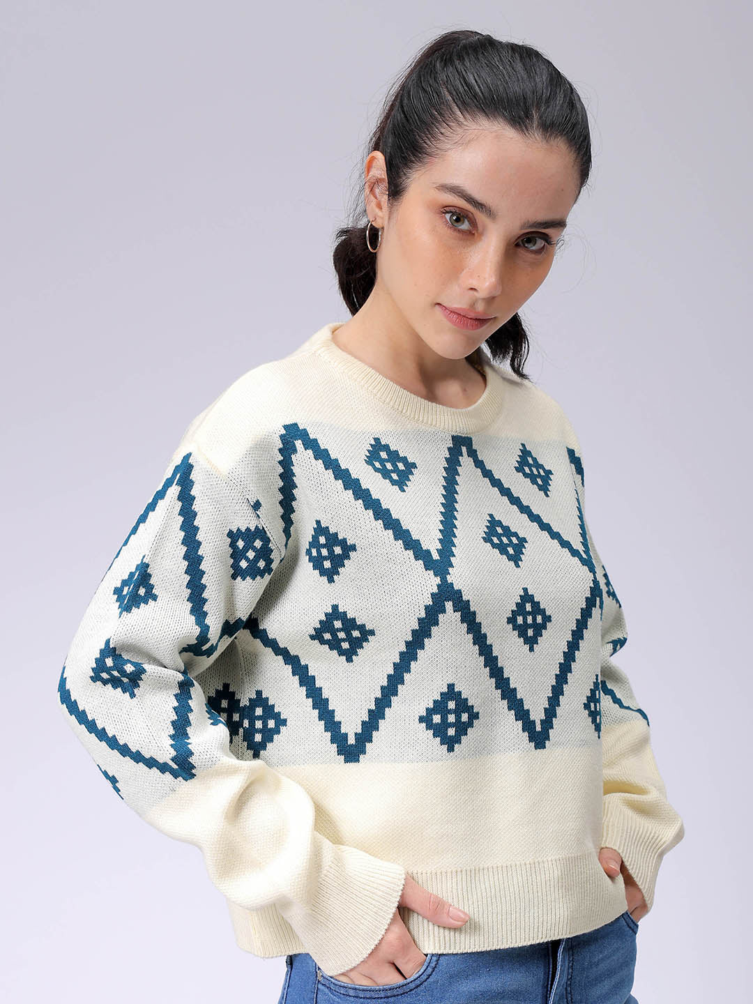 Women's Regular Fit Geometriec Round Neck Sweater