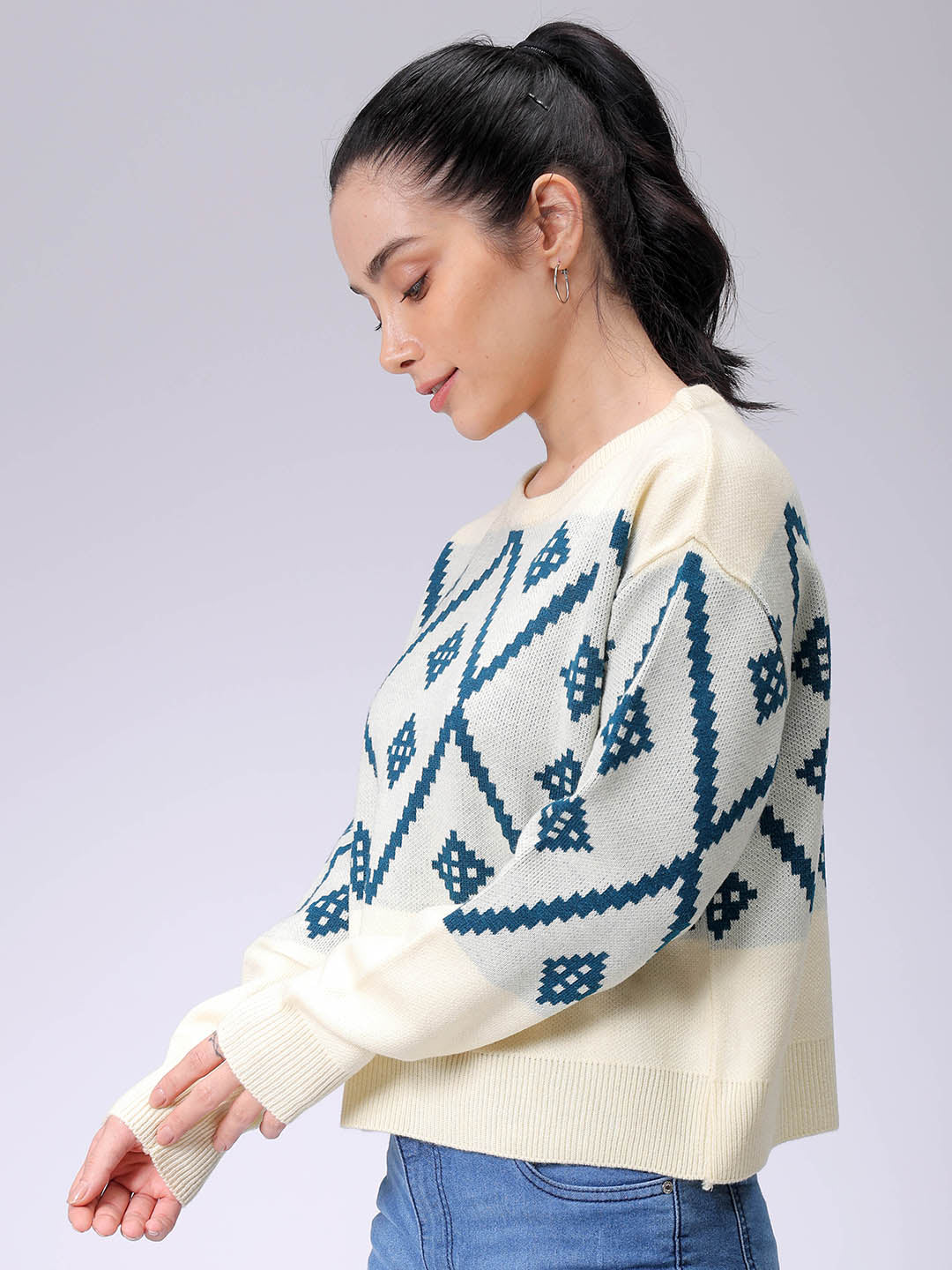 Women's Regular Fit Geometriec Round Neck Sweater