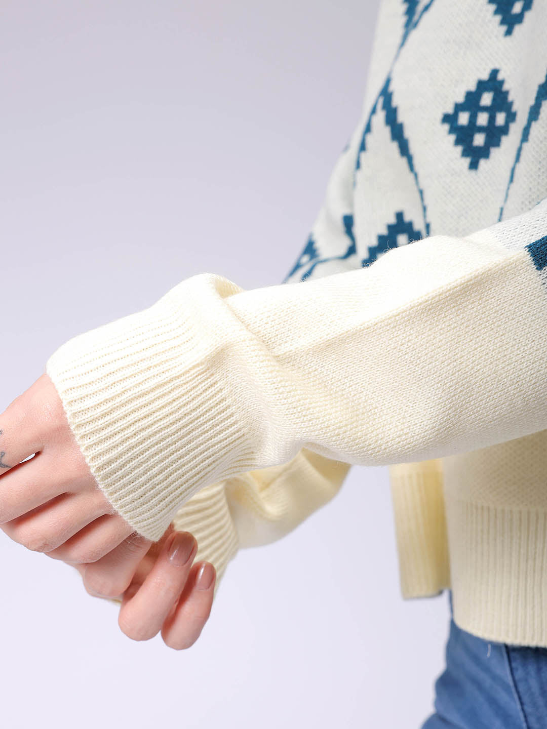 Women's Regular Fit Geometriec Round Neck Sweater