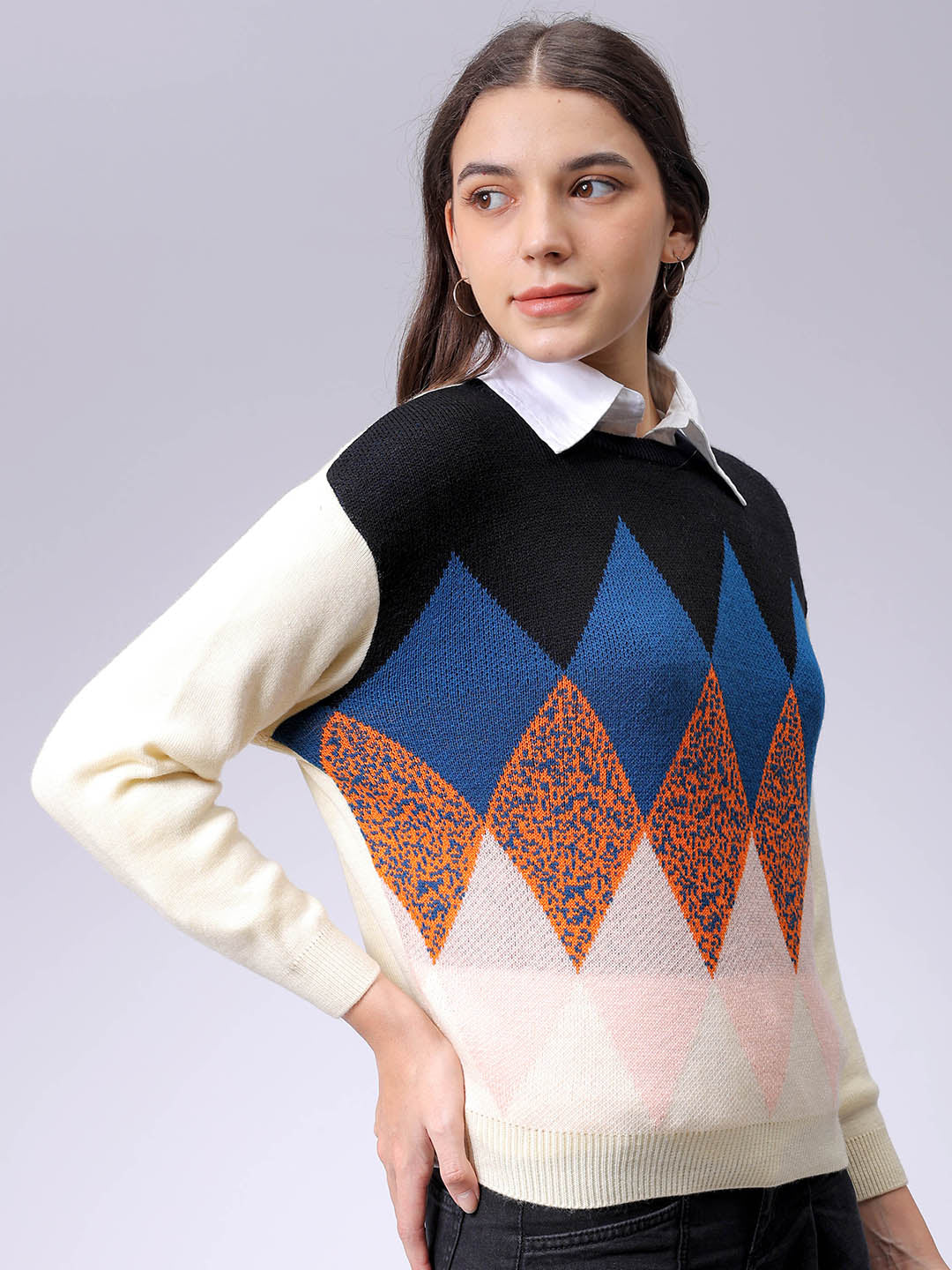 Women's Off White Relaxed Fit Argyle Print Sweater