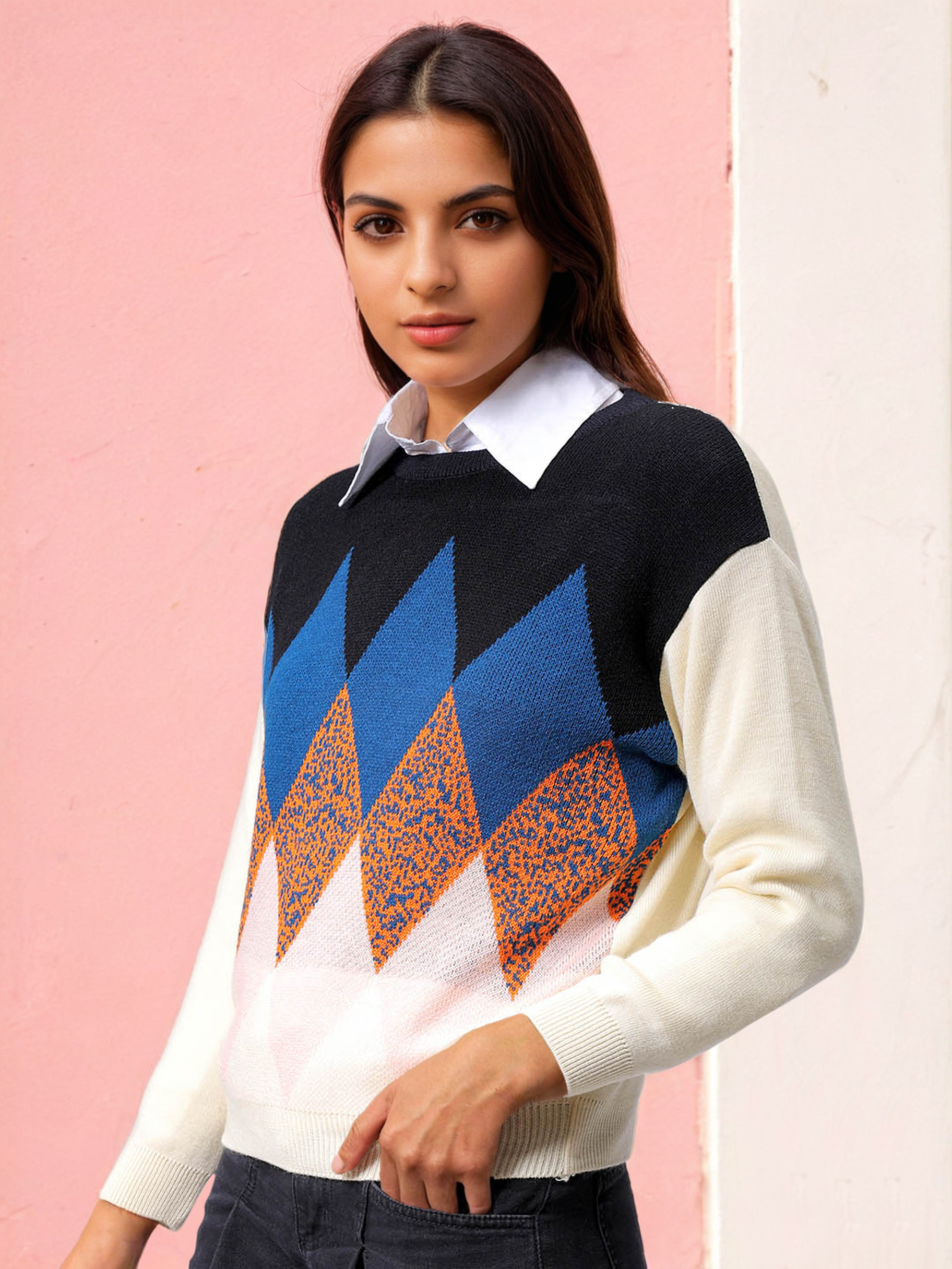 Women's Off White Relaxed Fit Argyle Print Sweater