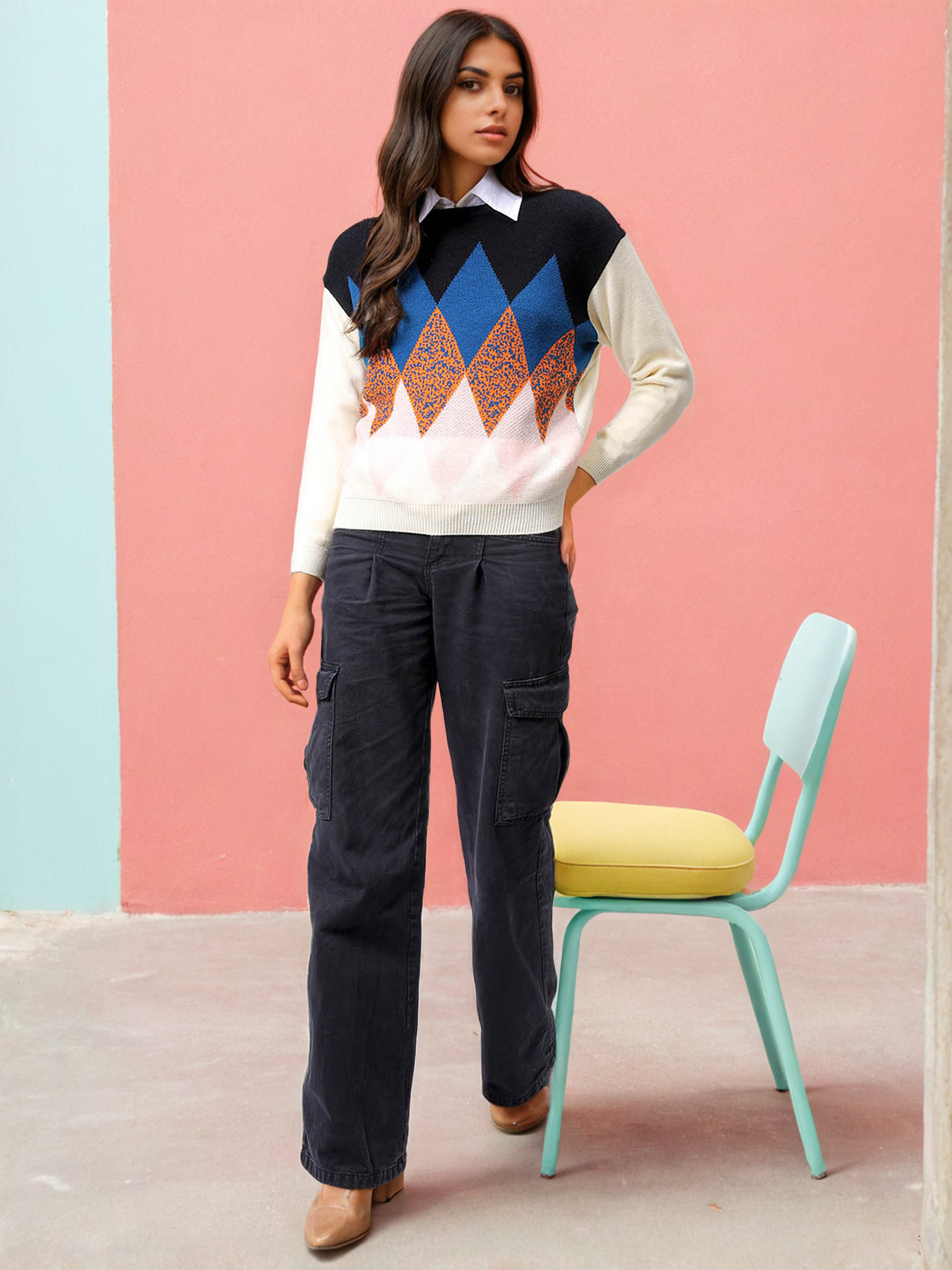 Women's Off White Relaxed Fit Argyle Print Sweater