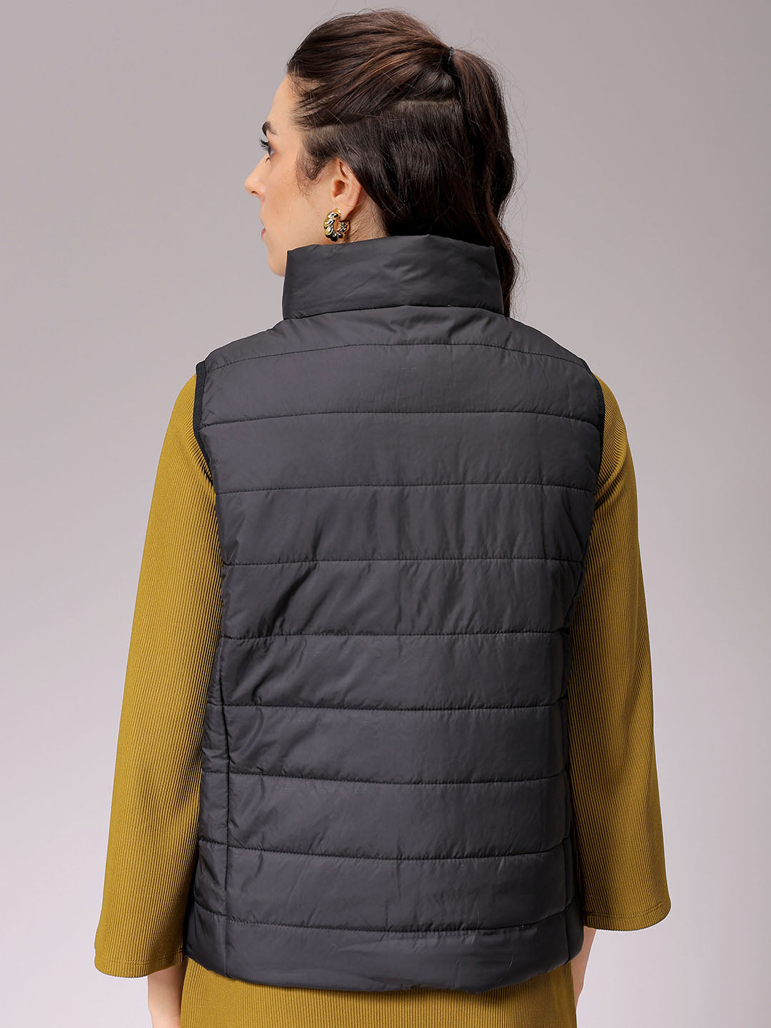Women's Black Regular Fit Solid Regular Quilted Jacket