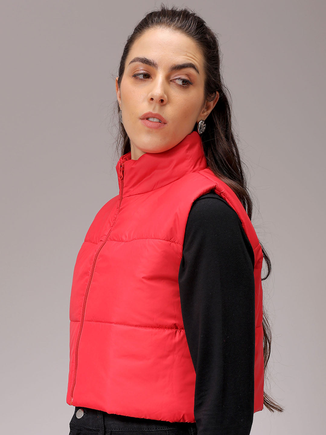 Women's Red Regular Fit Solid Cropped Quilted Jacket