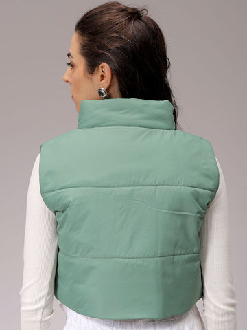 Women's Green Regular Fit Solid Cropped Quilted Jacket