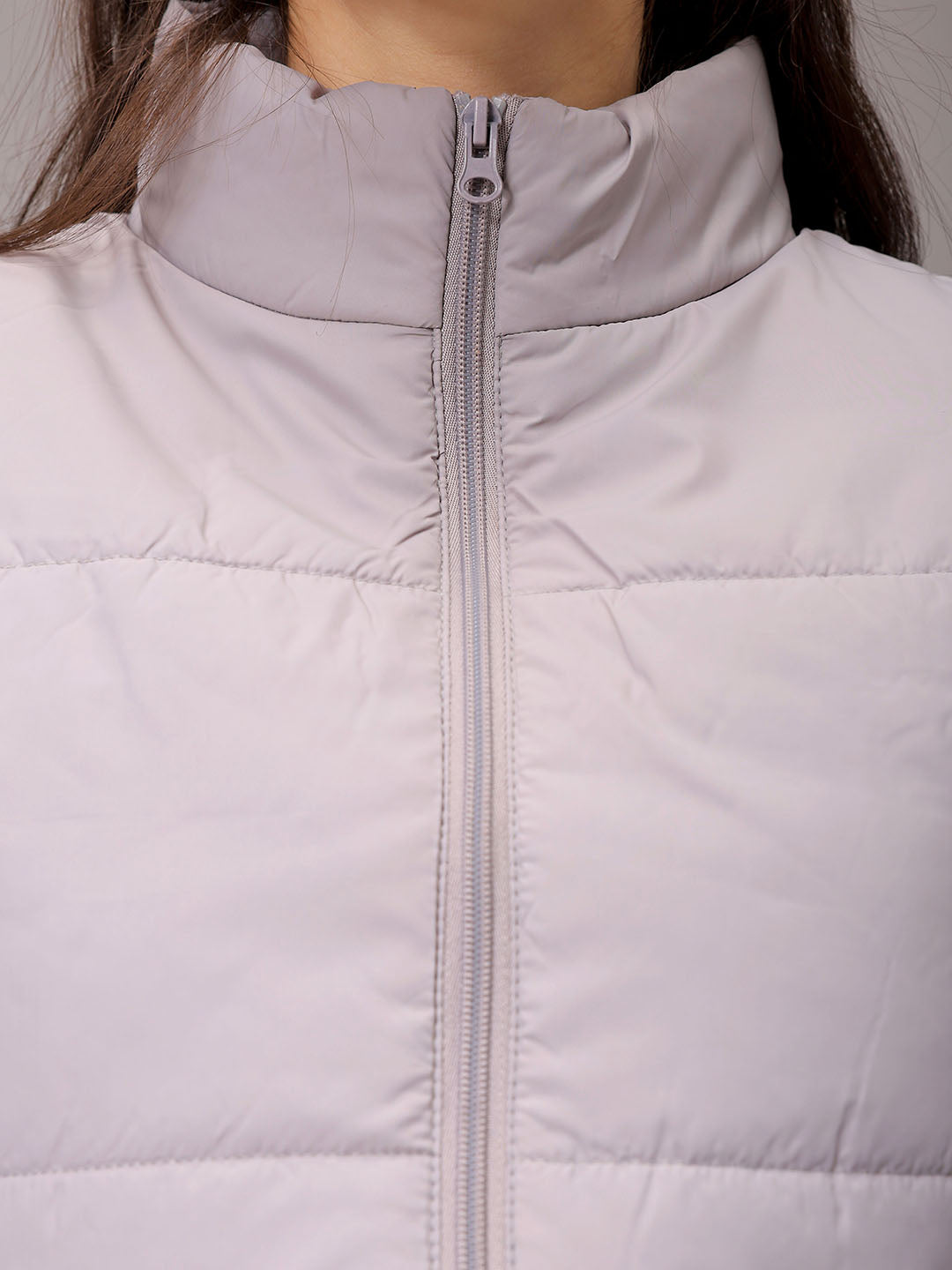 Women's Green Regular Fit Solid Cropped Quilted Jacket