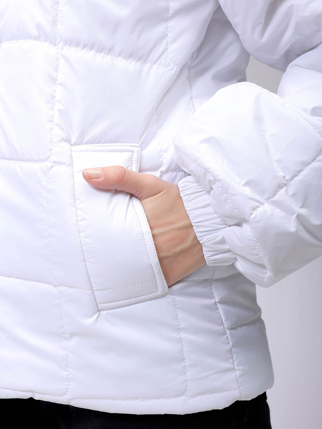 Women's White Relaxed Fit Solid Puffer Jacket