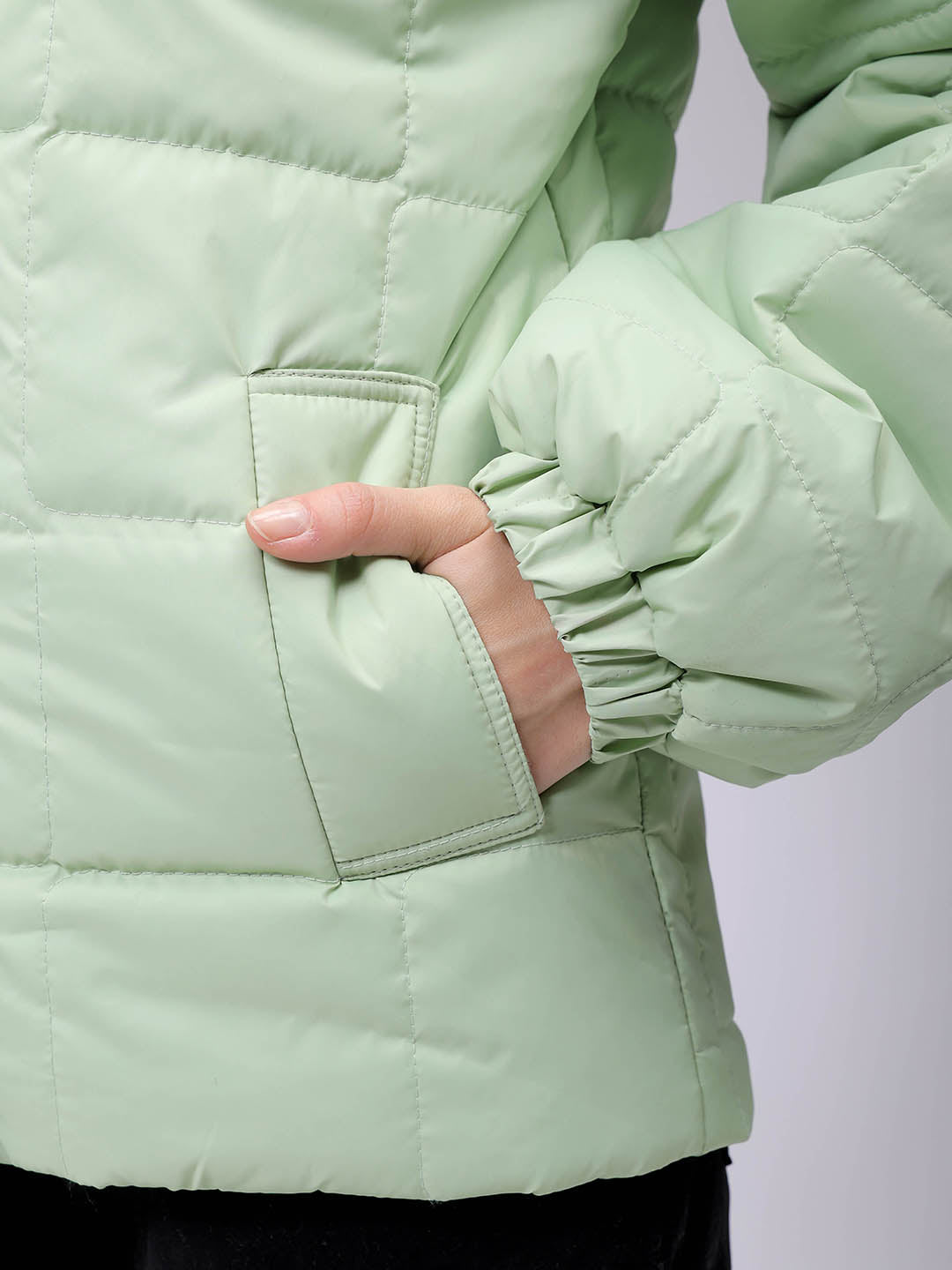 Women's Green Relaxed Fit Solid Puffer Jacket