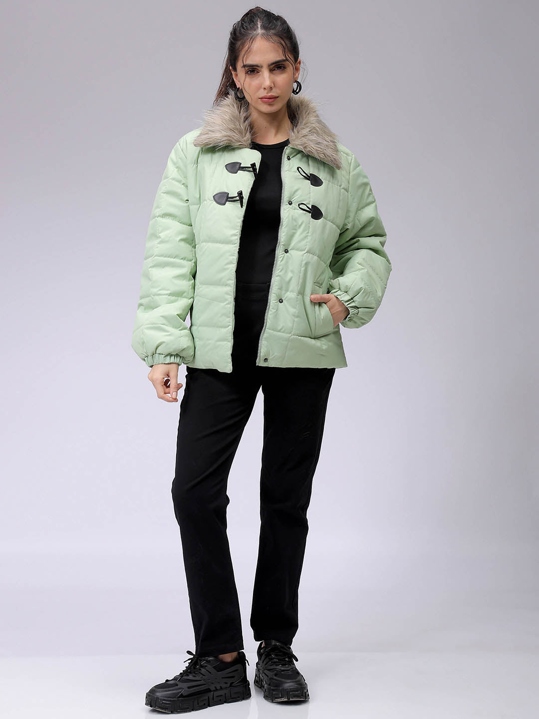 Women's Green Relaxed Fit Solid Puffer Jacket