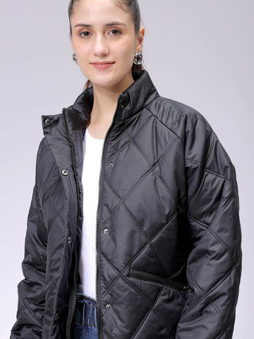 Women's Black Relaxed Solid Quilted Jacket