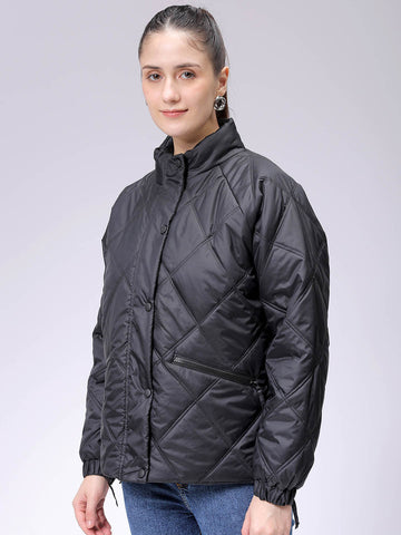 Women's Black Relaxed Solid Quilted Jacket