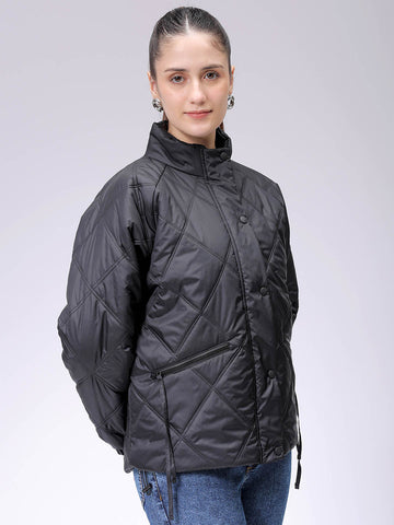 Women's Black Relaxed Solid Quilted Jacket
