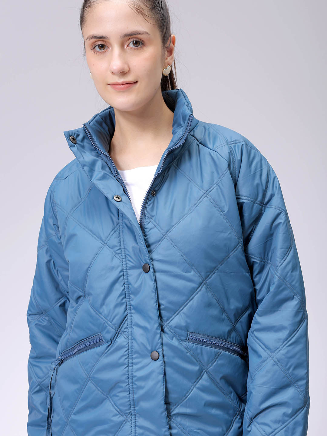 Women's Blue Relaxed Solid Quilted Jacket