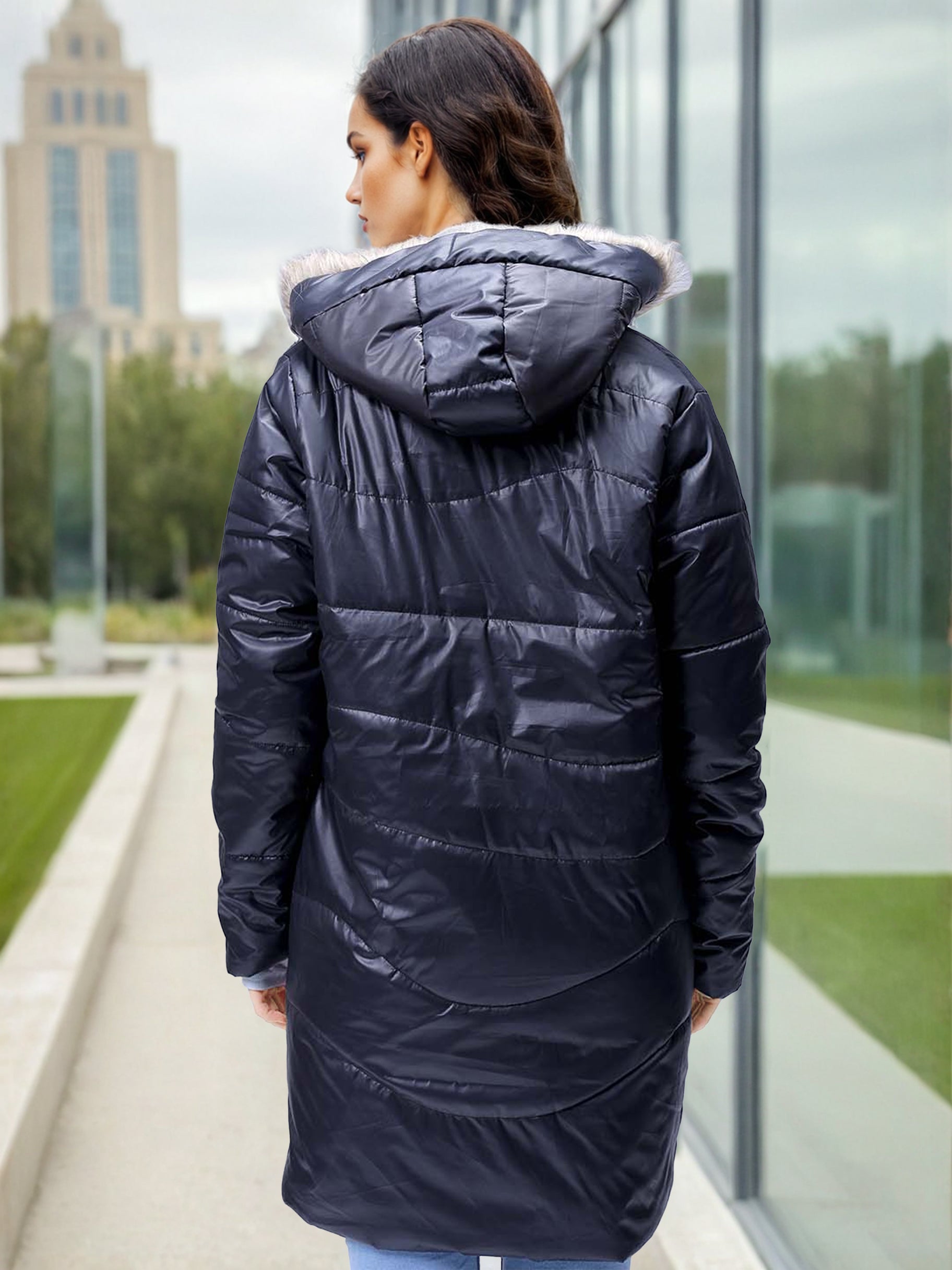 Women's Black Relaxed Fit Solid Puffer Jacket