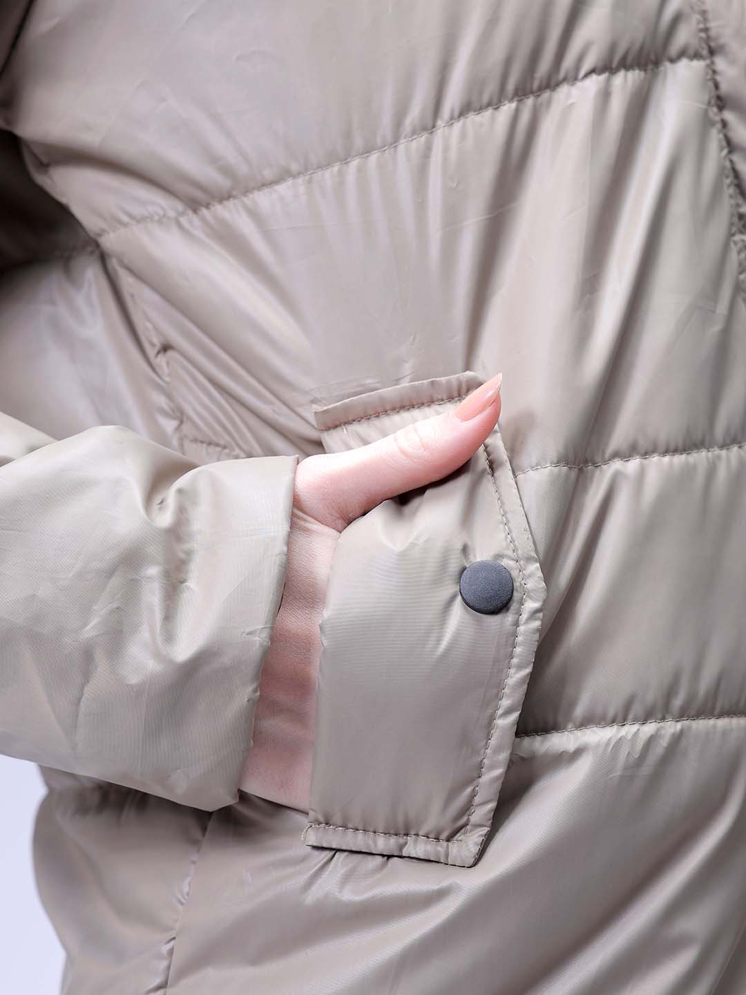 Women's Beige Relaxed Fit Solid Puffer Jacket
