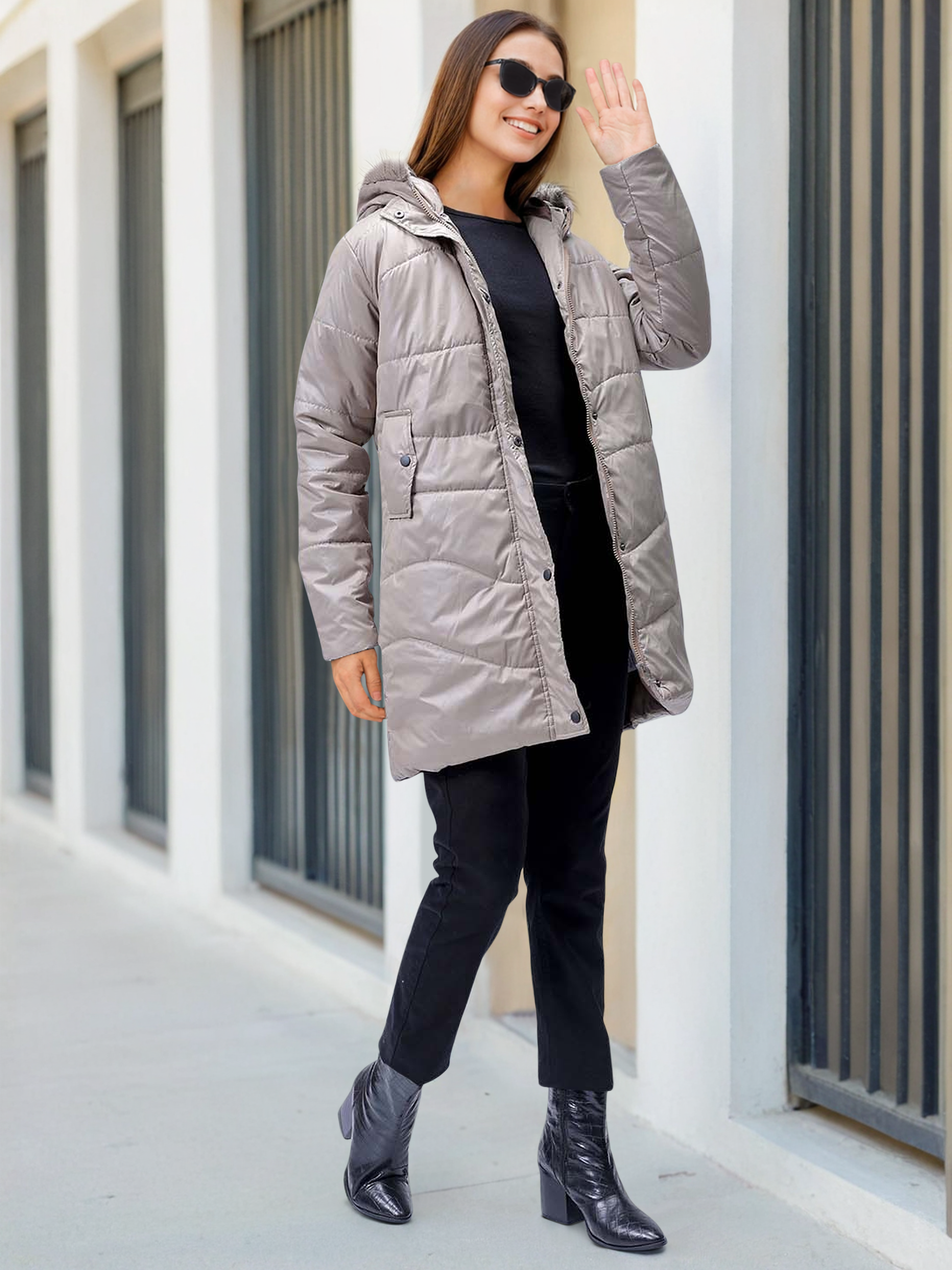 Women's Beige Relaxed Fit Solid Puffer Jacket