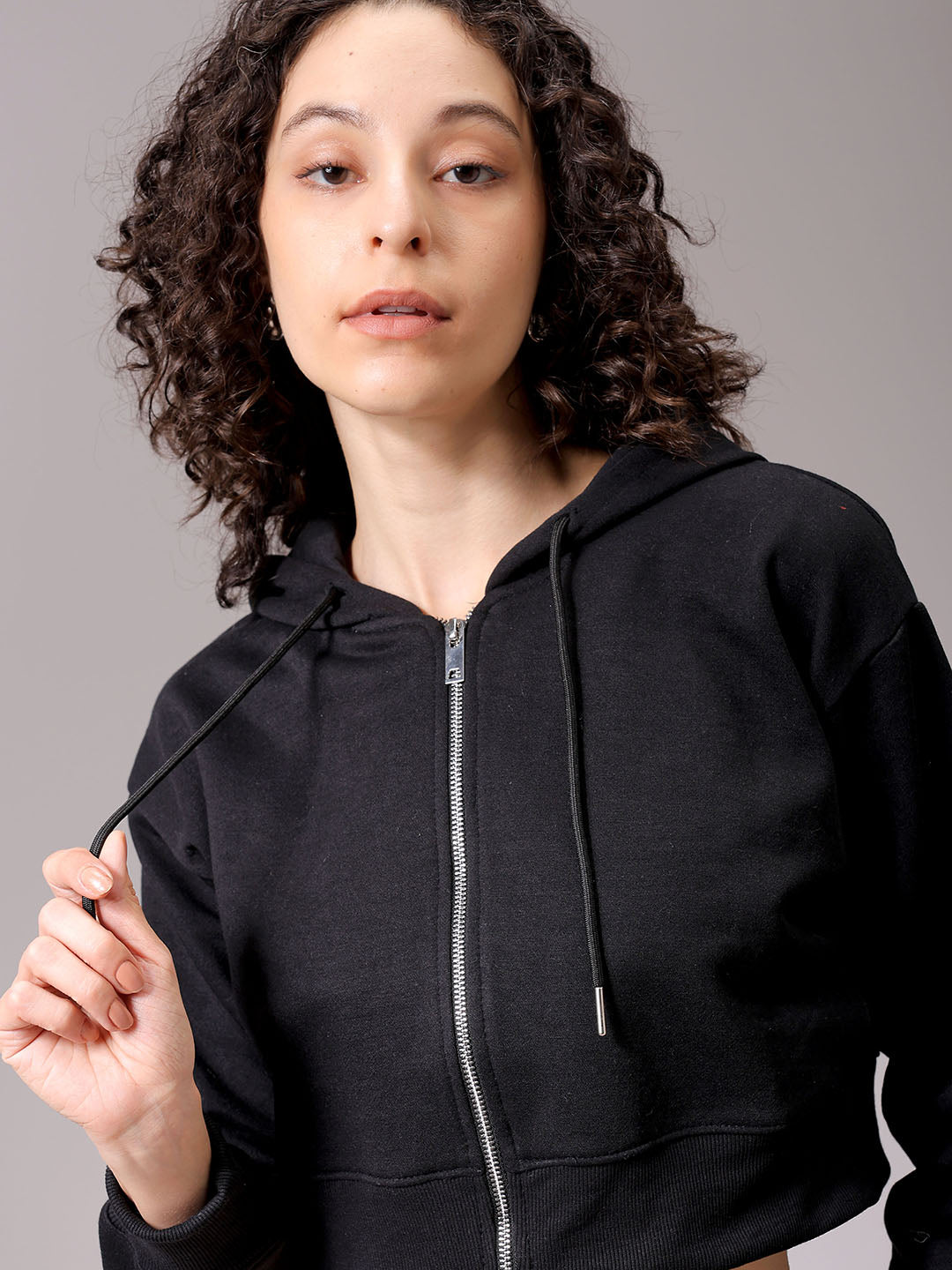 Women's Black Relaxed Fit Solid Cropped Front Open Sweatshirt