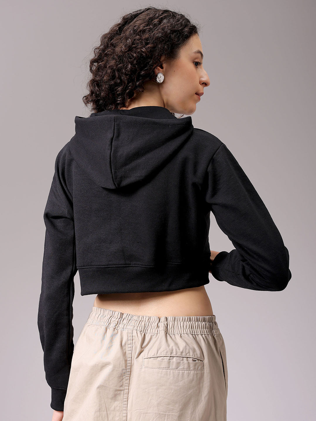 Women's Black Relaxed Fit Solid Cropped Front Open Sweatshirt