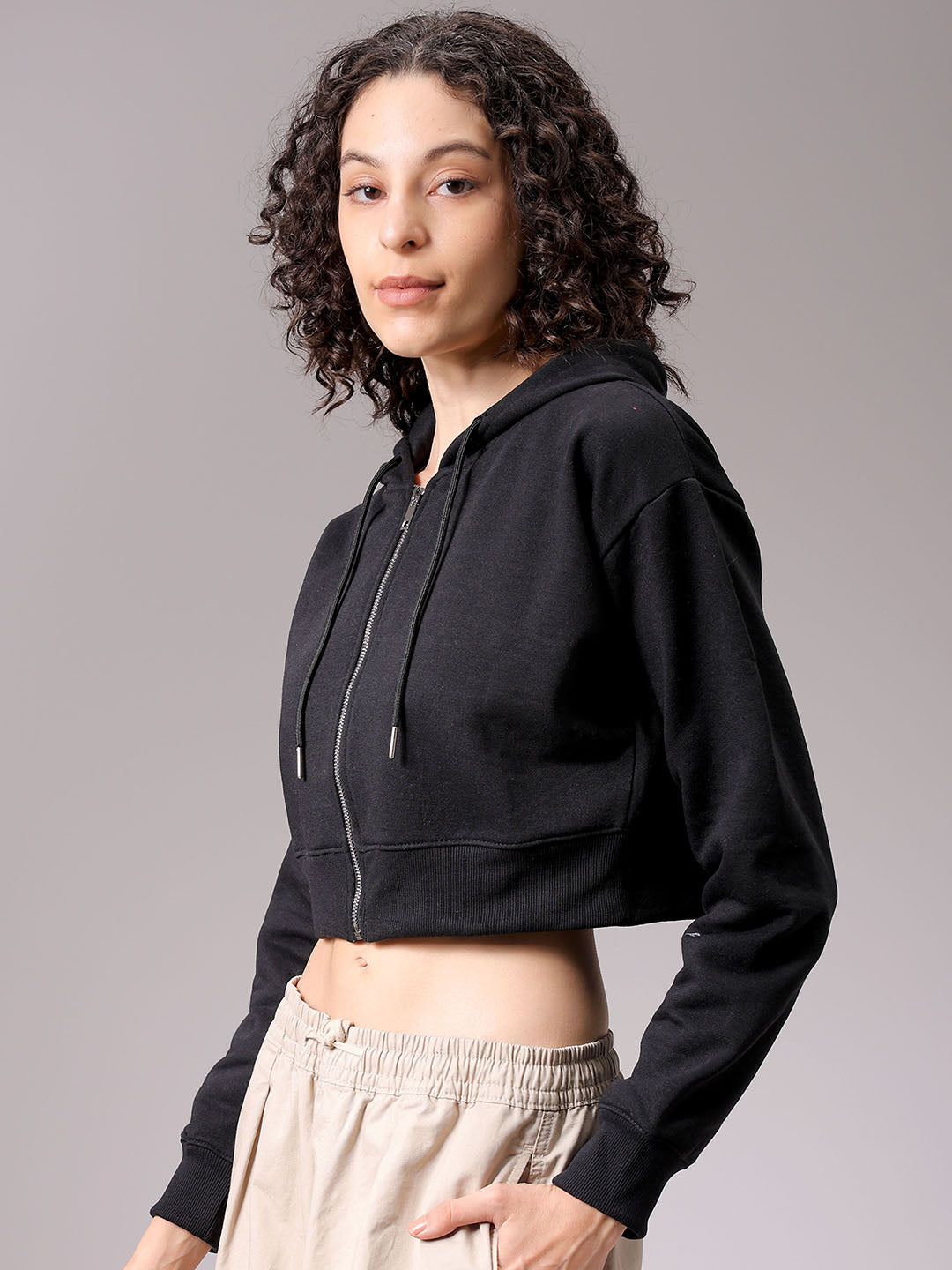Women's Black Relaxed Fit Solid Cropped Front Open Sweatshirt